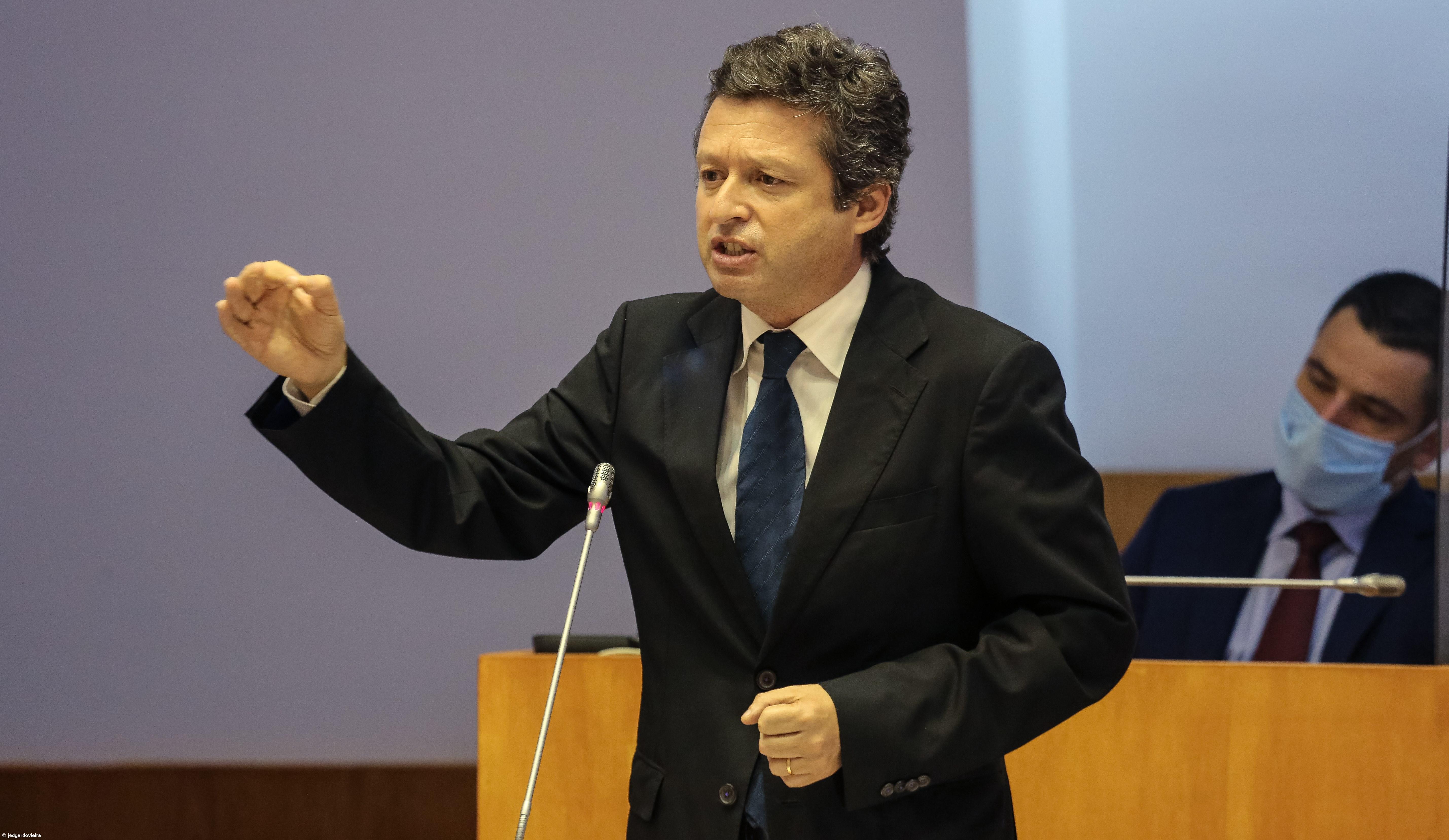 Secretário da Saúde responsabiliza ex-diretor regional por mortes em lar – Imagem 1