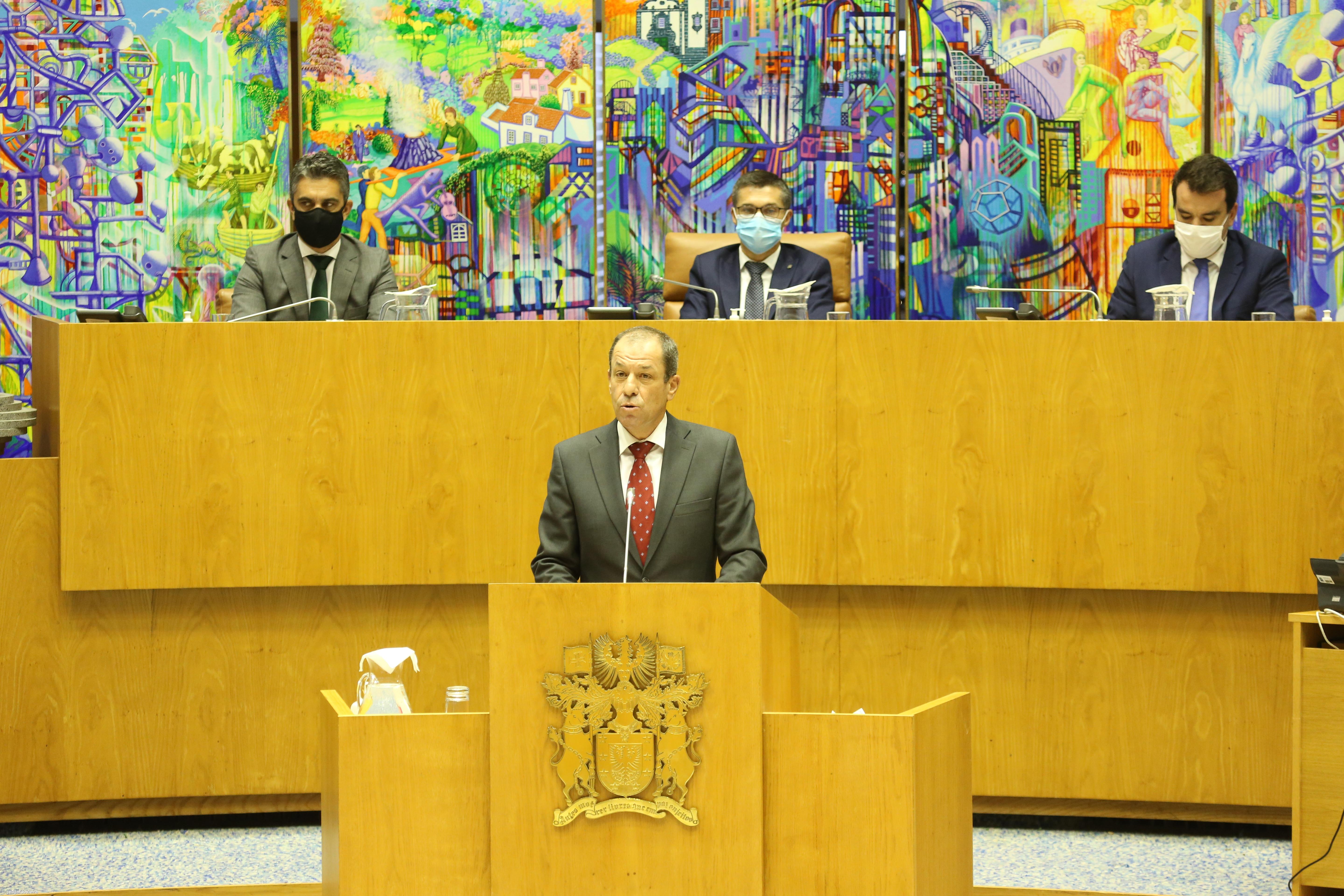 IL alerta que é preciso “reverter o caminho de crescimento” da dívida dos Açores – Imagem 1