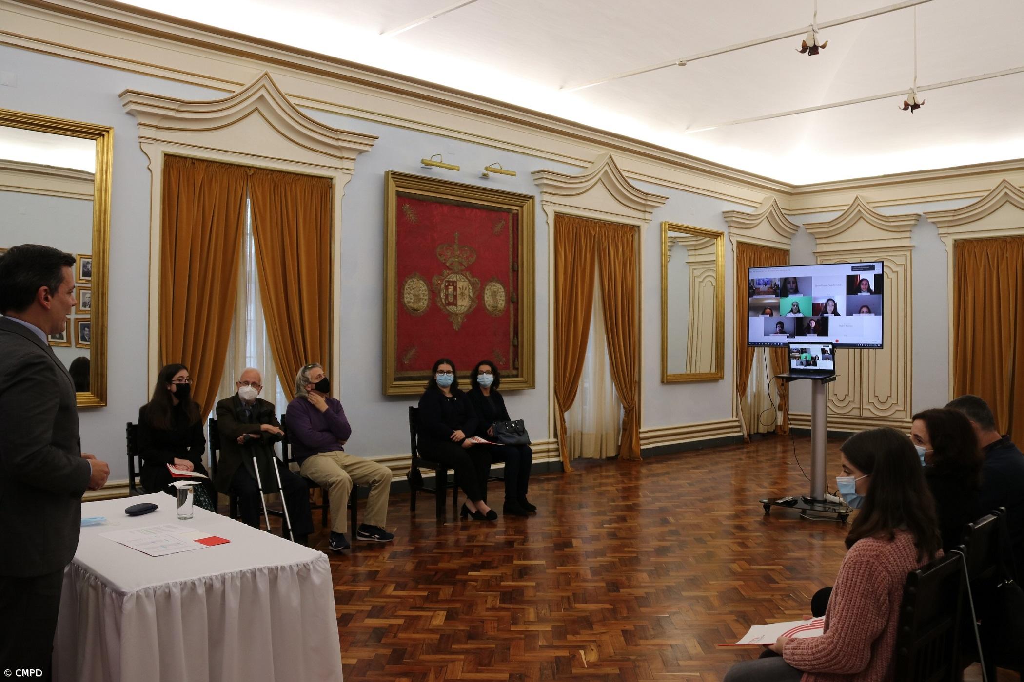 Ponta Delgada entrega Prémio de Mérito Escolar a 28 alunos do ensino não superior – Imagem 1