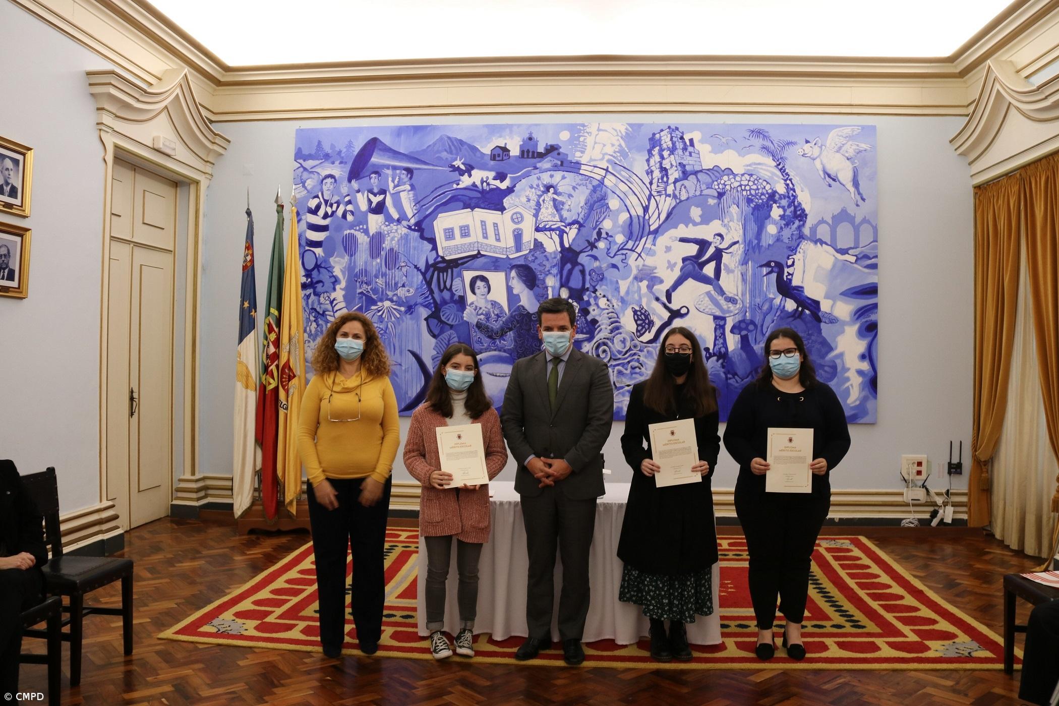 Ponta Delgada entrega Prémio de Mérito Escolar a 28 alunos do ensino não superior – Imagem 2