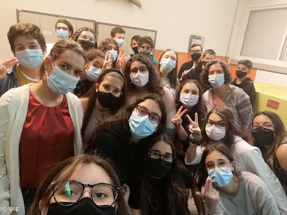 Alunos de diversas turmas dão os parabéns à sua escola – Imagem 6