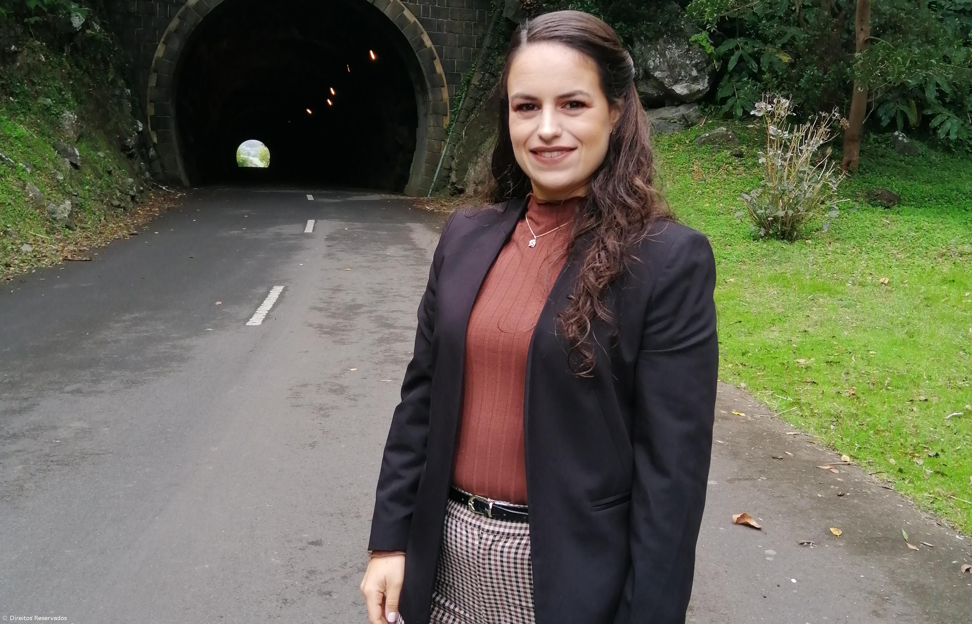 Adriana Espínola recebe Prémio de Excelência da Finançor de melhor Mestrado em Ciências Económicas e Empresariais  – Imagem 1