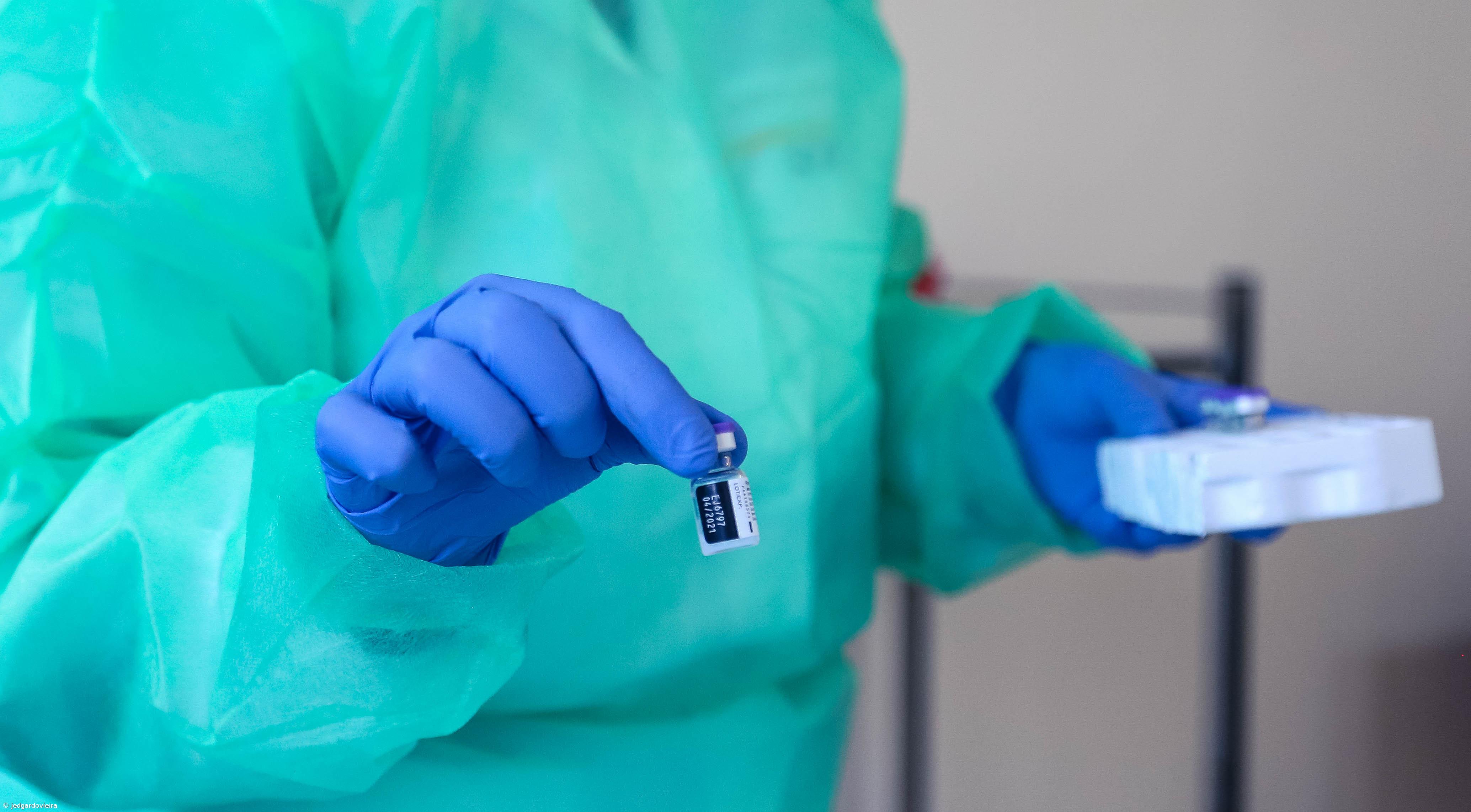 Grupos prioritários não serão alterados devido à escassez de vacinas – Imagem 1