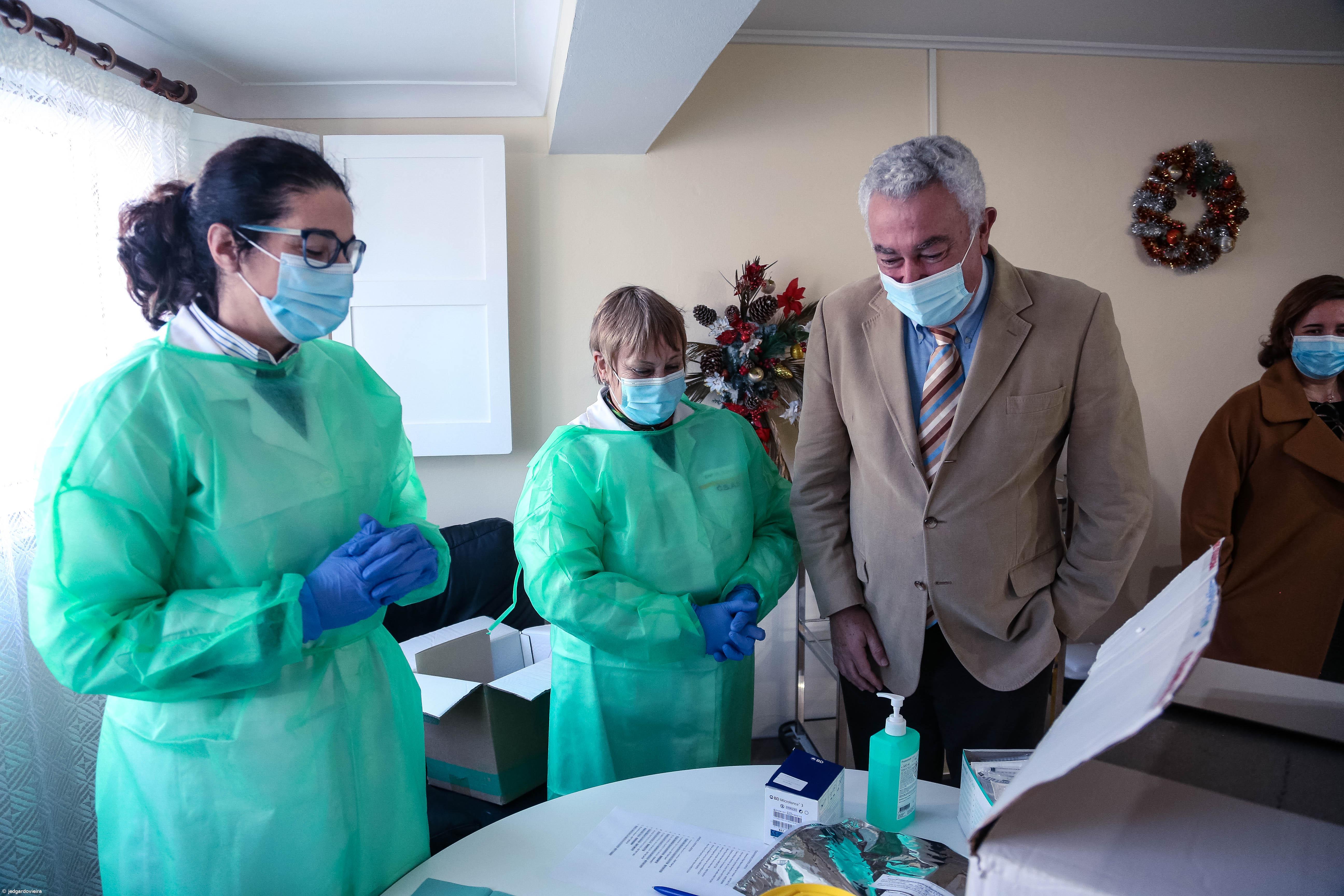 Vacina traz "alívio" a primeiro lar a recebê-la na ilha Terceira – Imagem 3