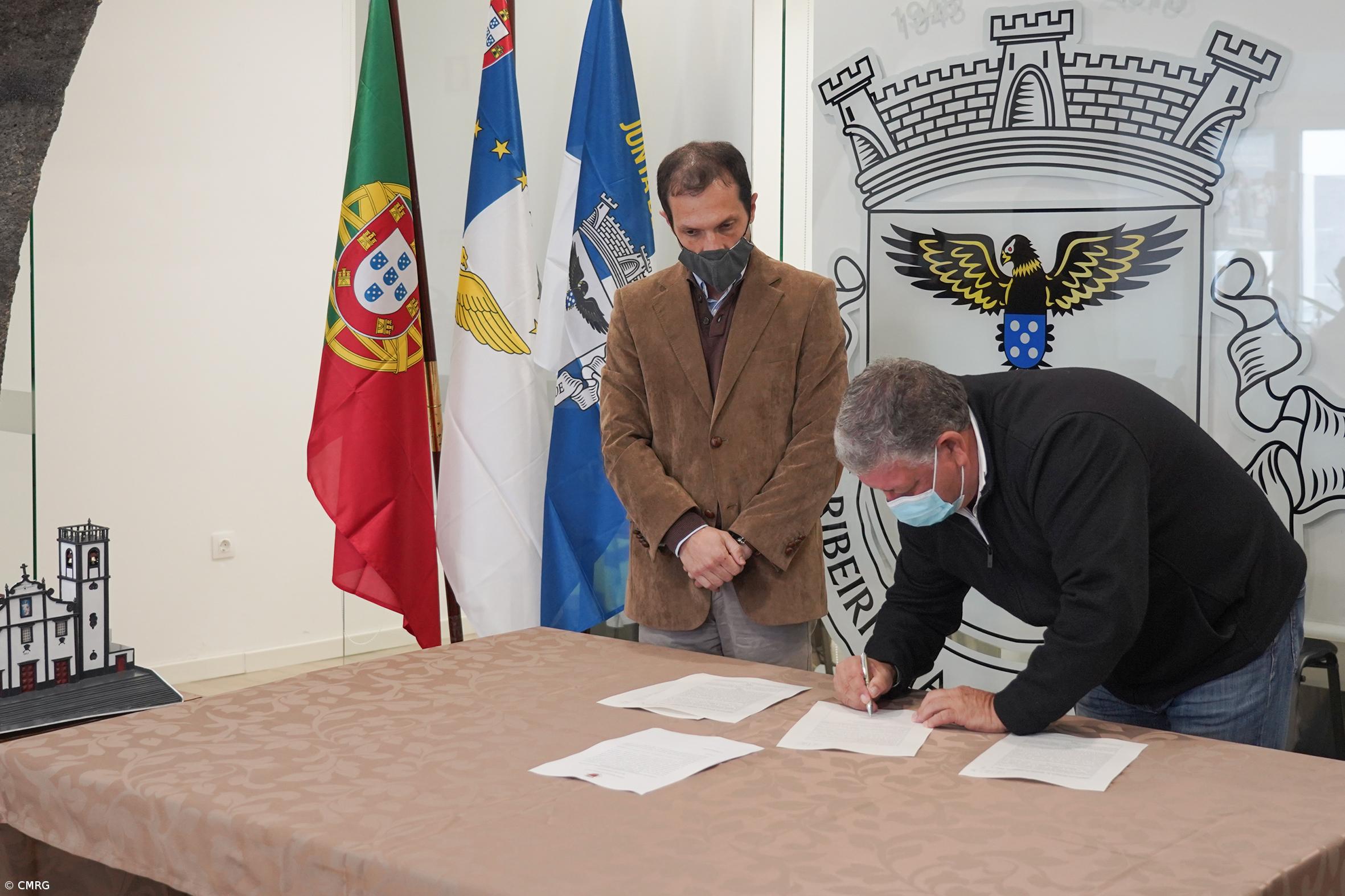 Câmara da Ribeira Grande adjudica obras na freguesia da Ribeirinha – Imagem 1