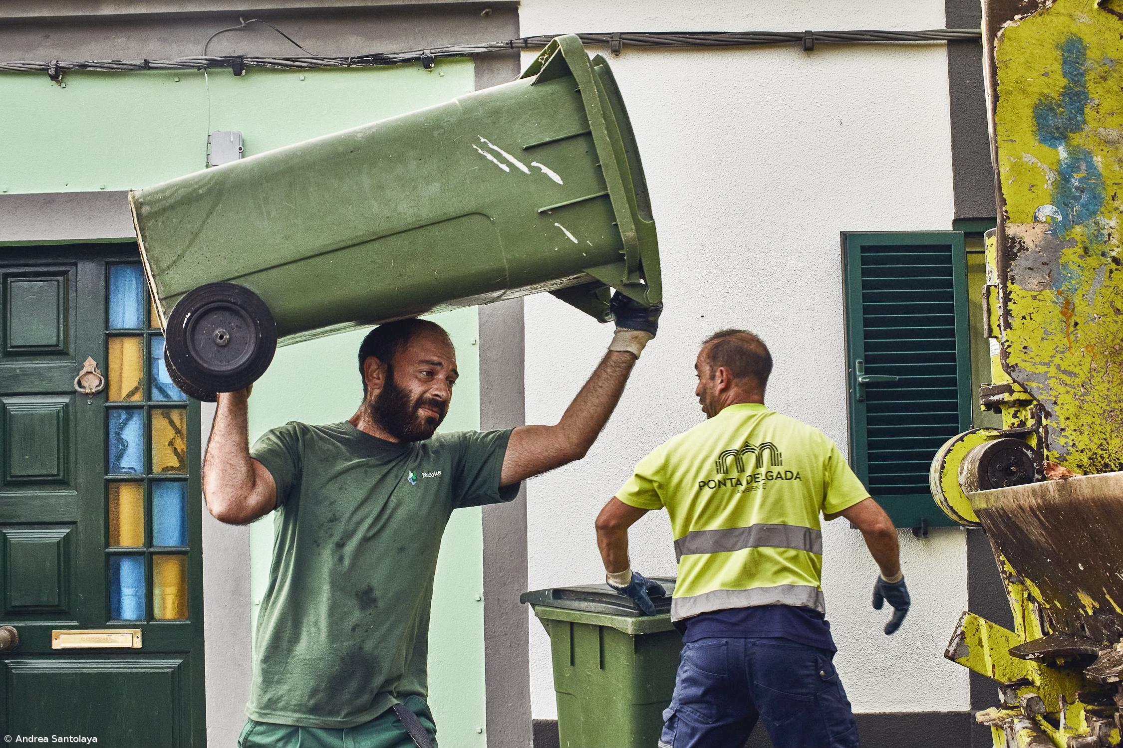 Fotógrafa revela os rostos por detrás da recolha de lixo – Imagem 2