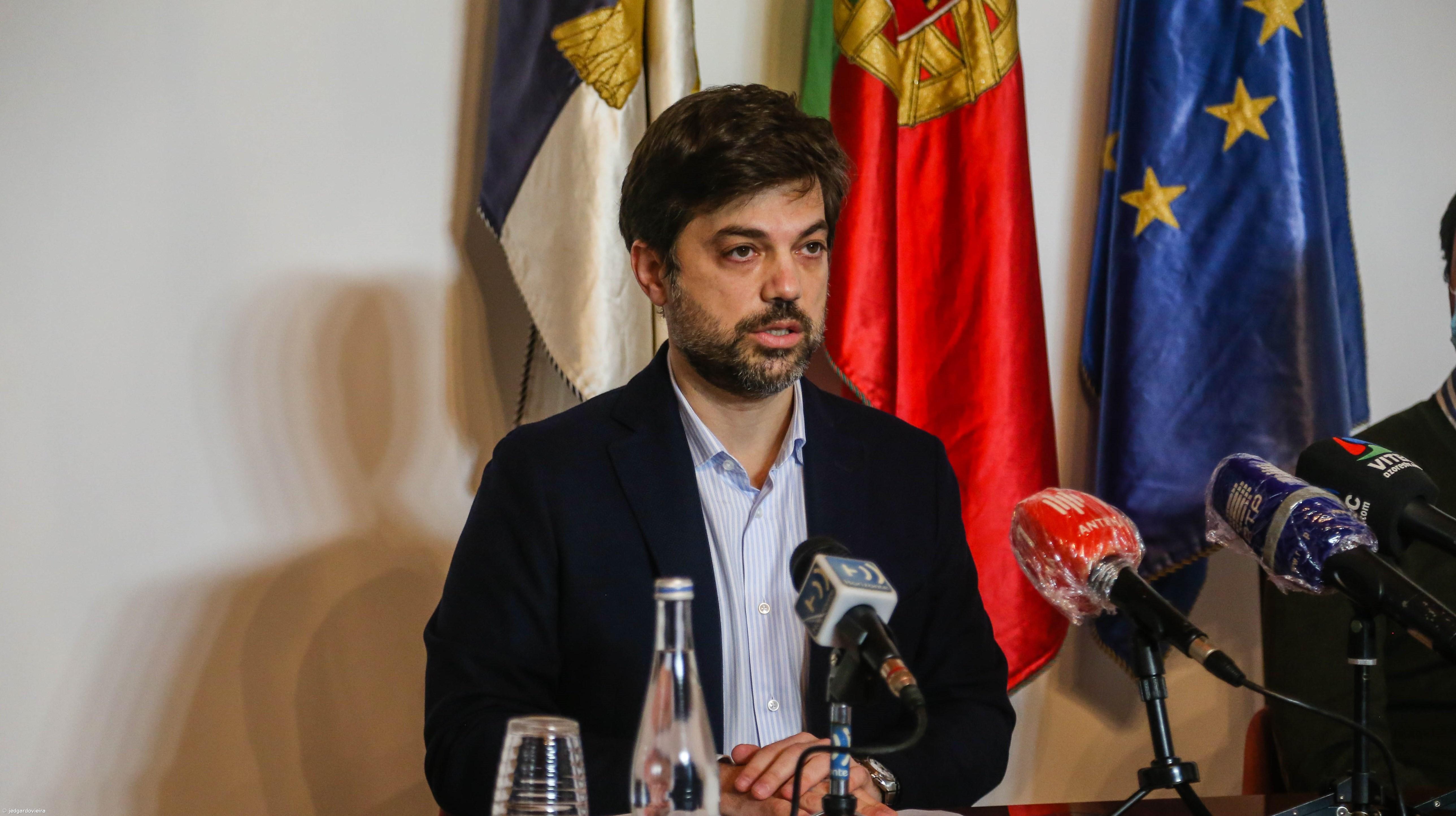 Governo dos Açores admite poder não cumprir prazo de 1.ª fase de vacinação – Imagem 1