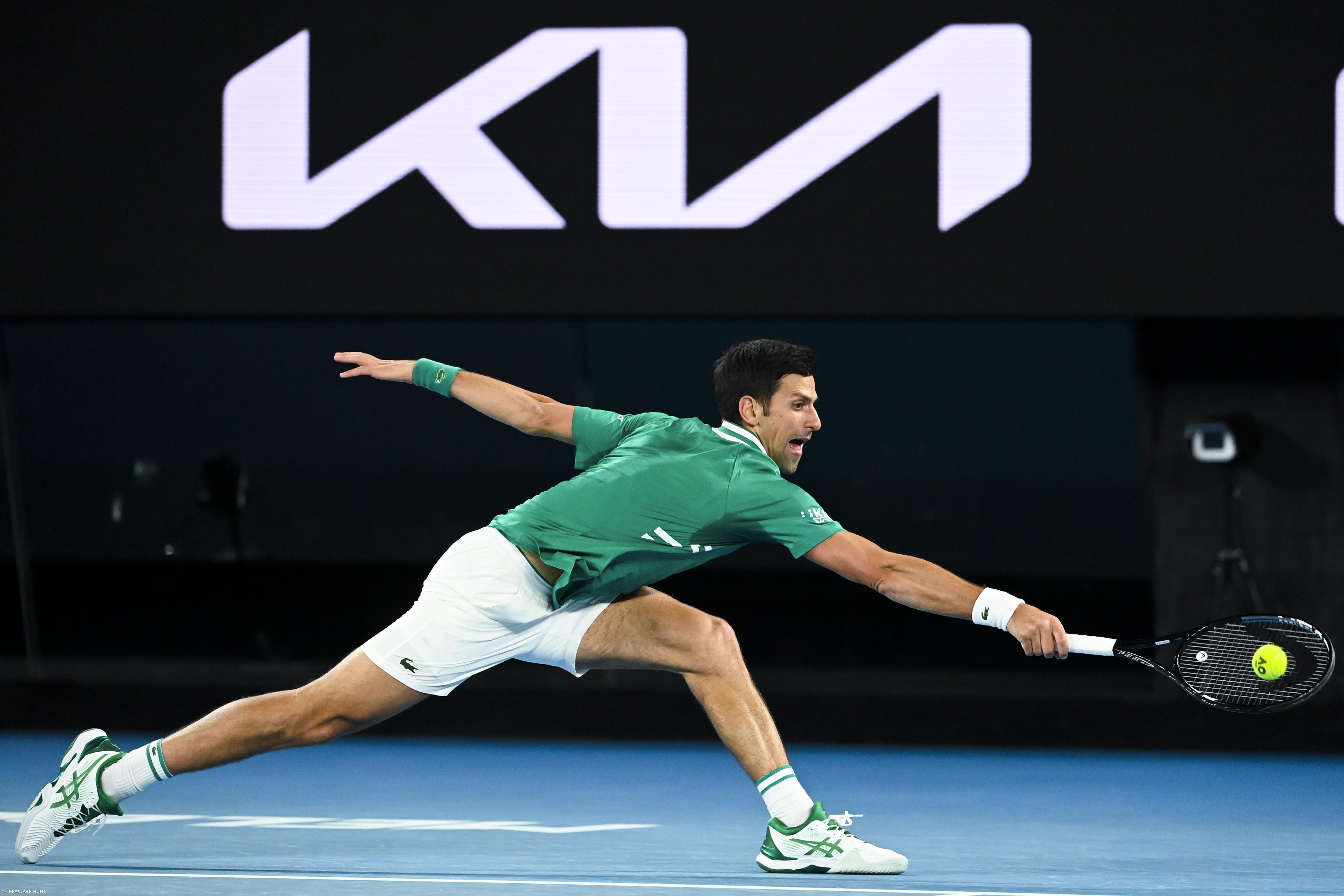 Djokovic inicia defesa do título com triunfo fácil frente a Chardy – Imagem 1