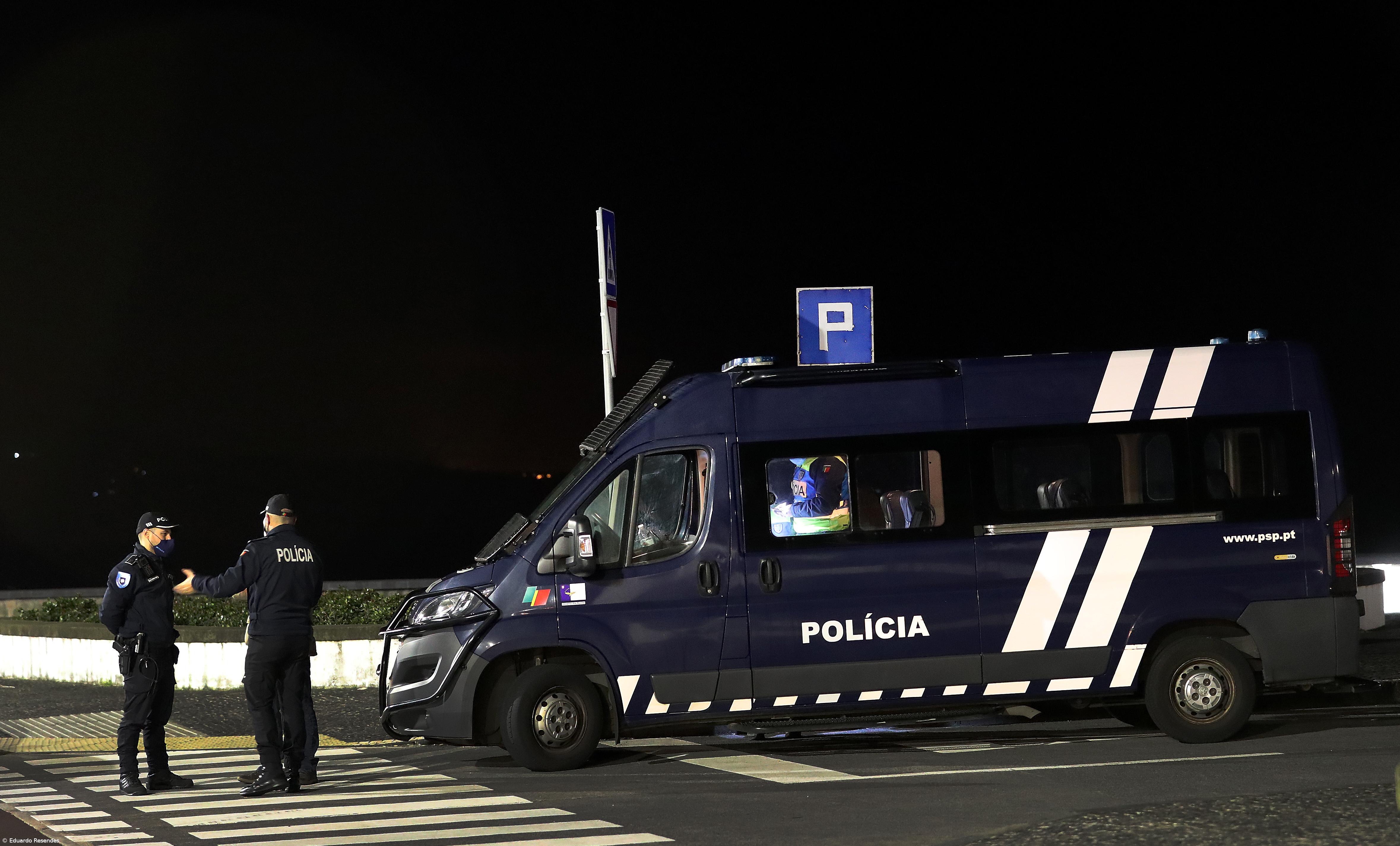 PSP detém nas Capelas traficante com 13 dose de haxixe  – Imagem 1