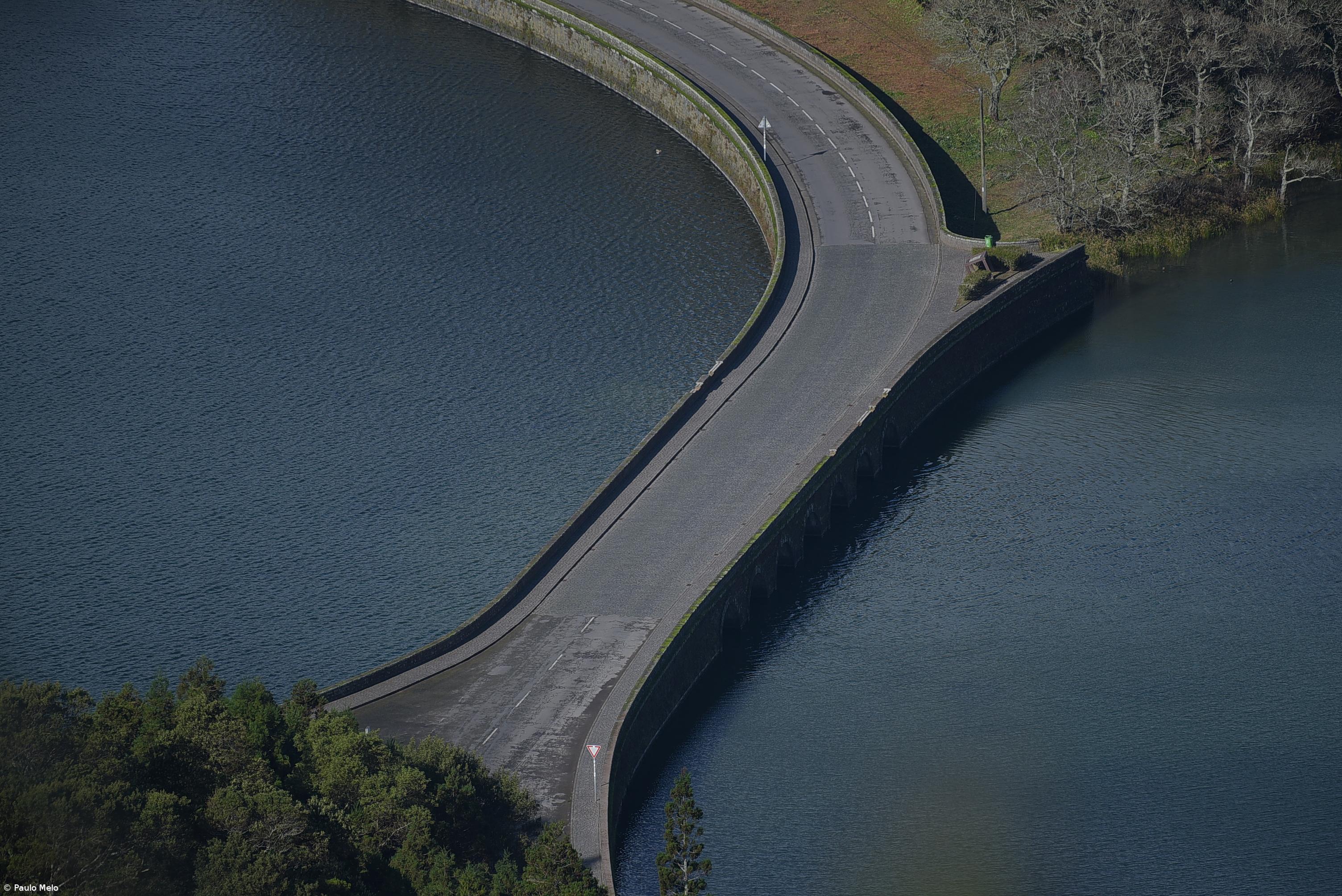 Vandalismo danifica muros da Ponte dos Regos na freguesia das Sete Cidades – Imagem 2