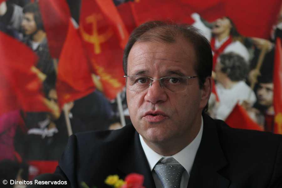 PCP/A contra "roubo de subsídio de Natal" – Imagem 1