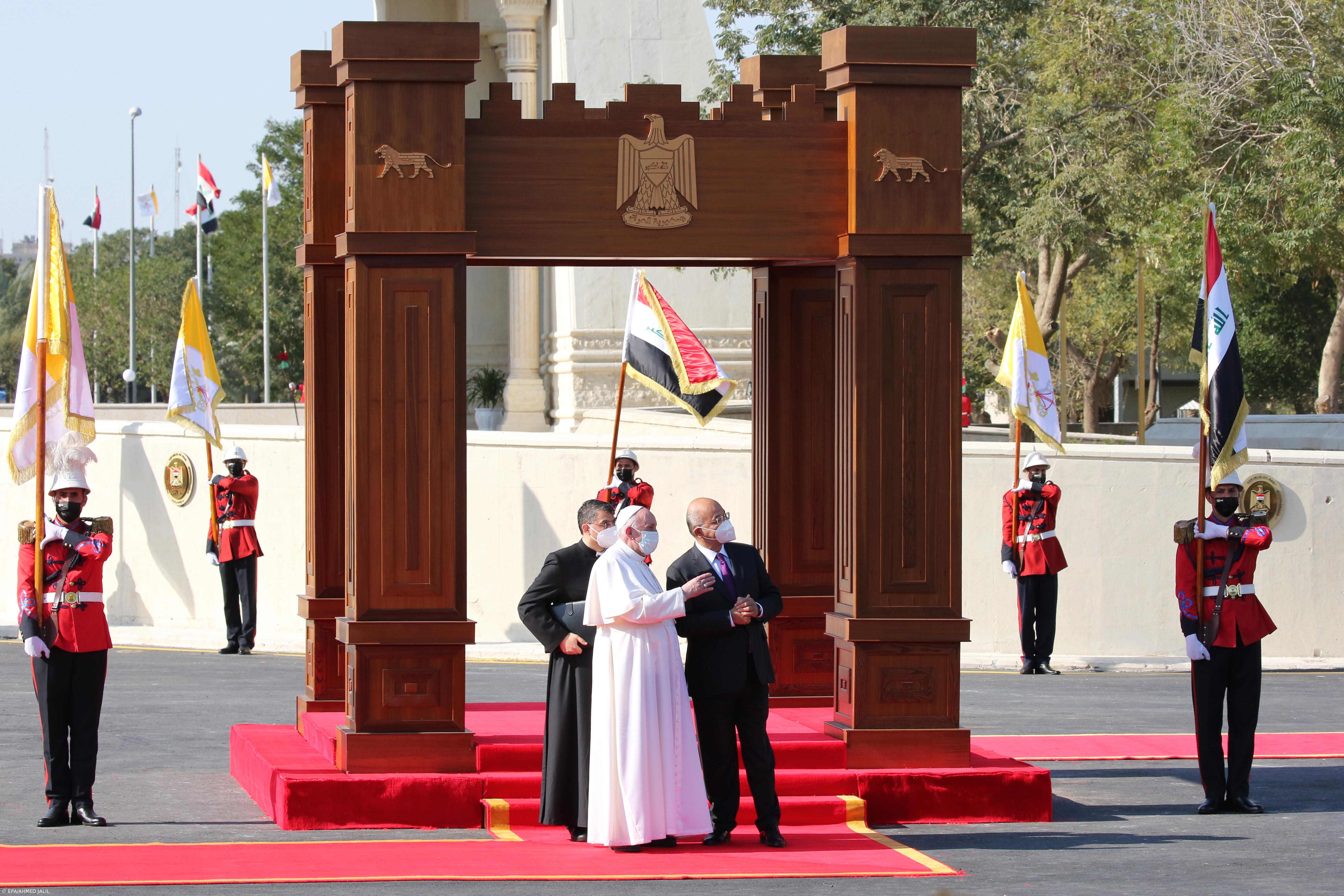 Papa reza no Iraque pelas vítimas da guerra contra grupo Estado Islâmico – Imagem 1