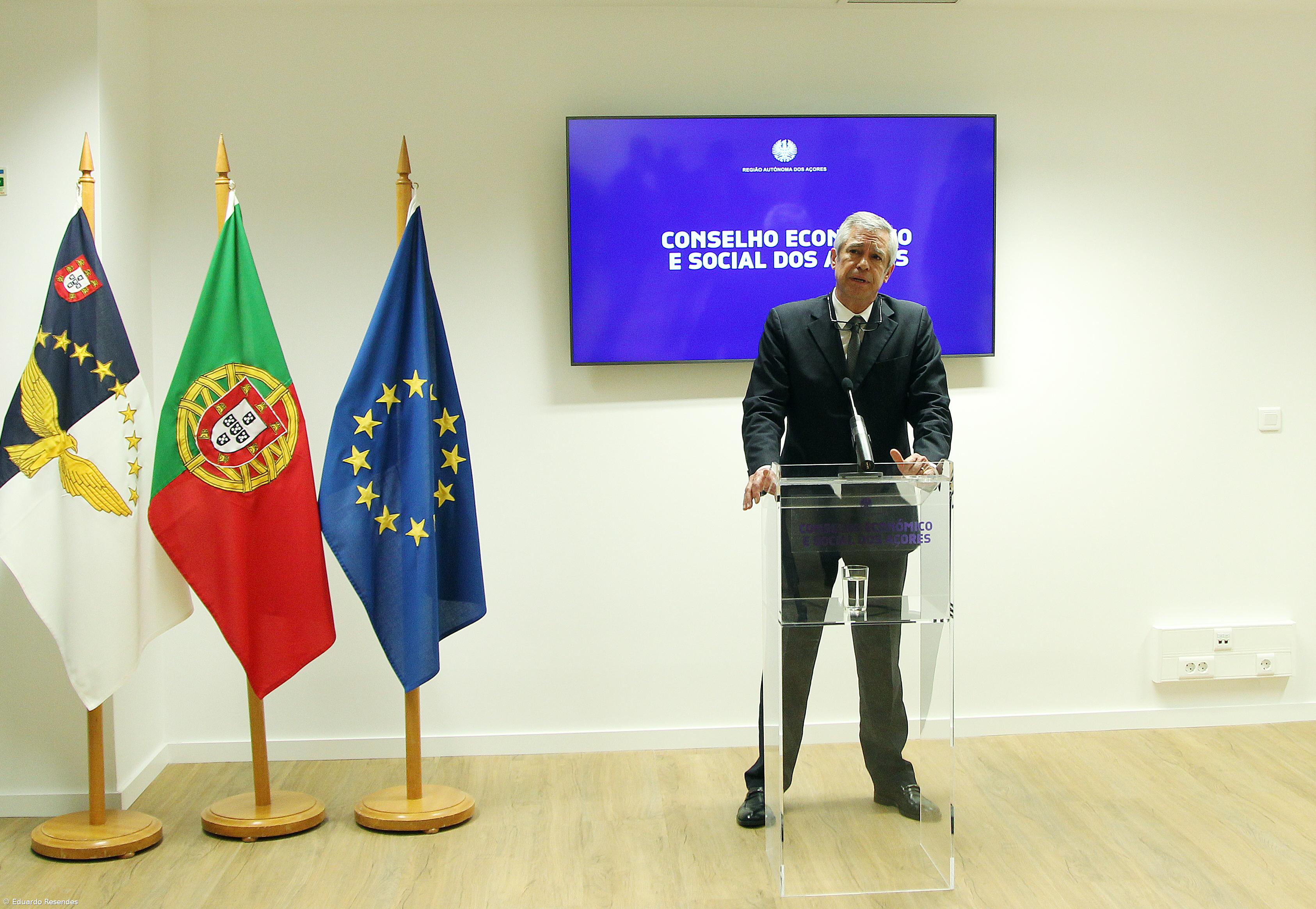 Tarifas aéreas a 60 euros entre as ilhas dos Açores “arrancam este ano”  – Imagem 1