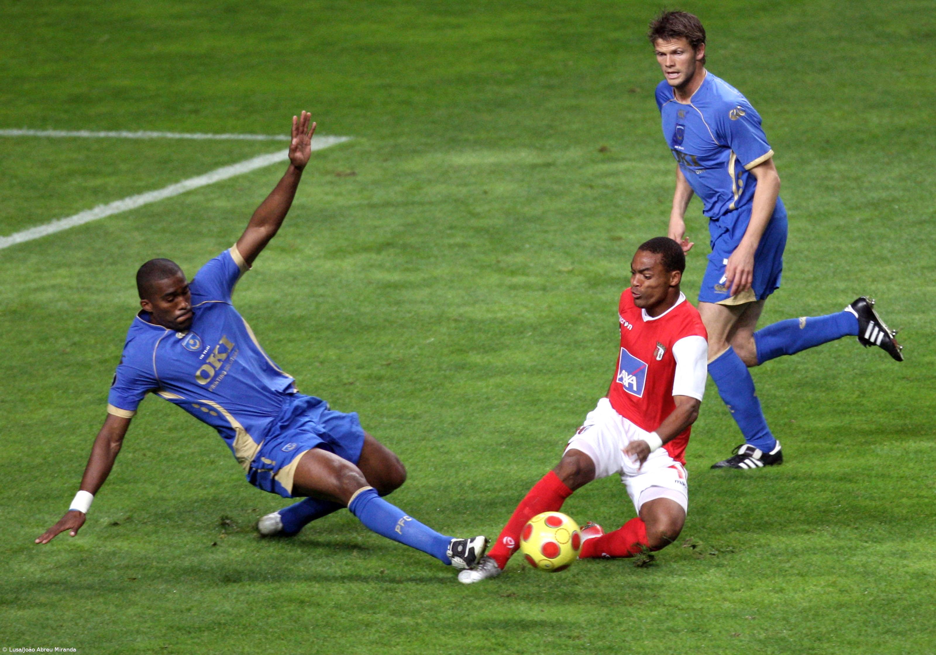 Sporting de Braga entra a golear Portsmouth – Imagem 1