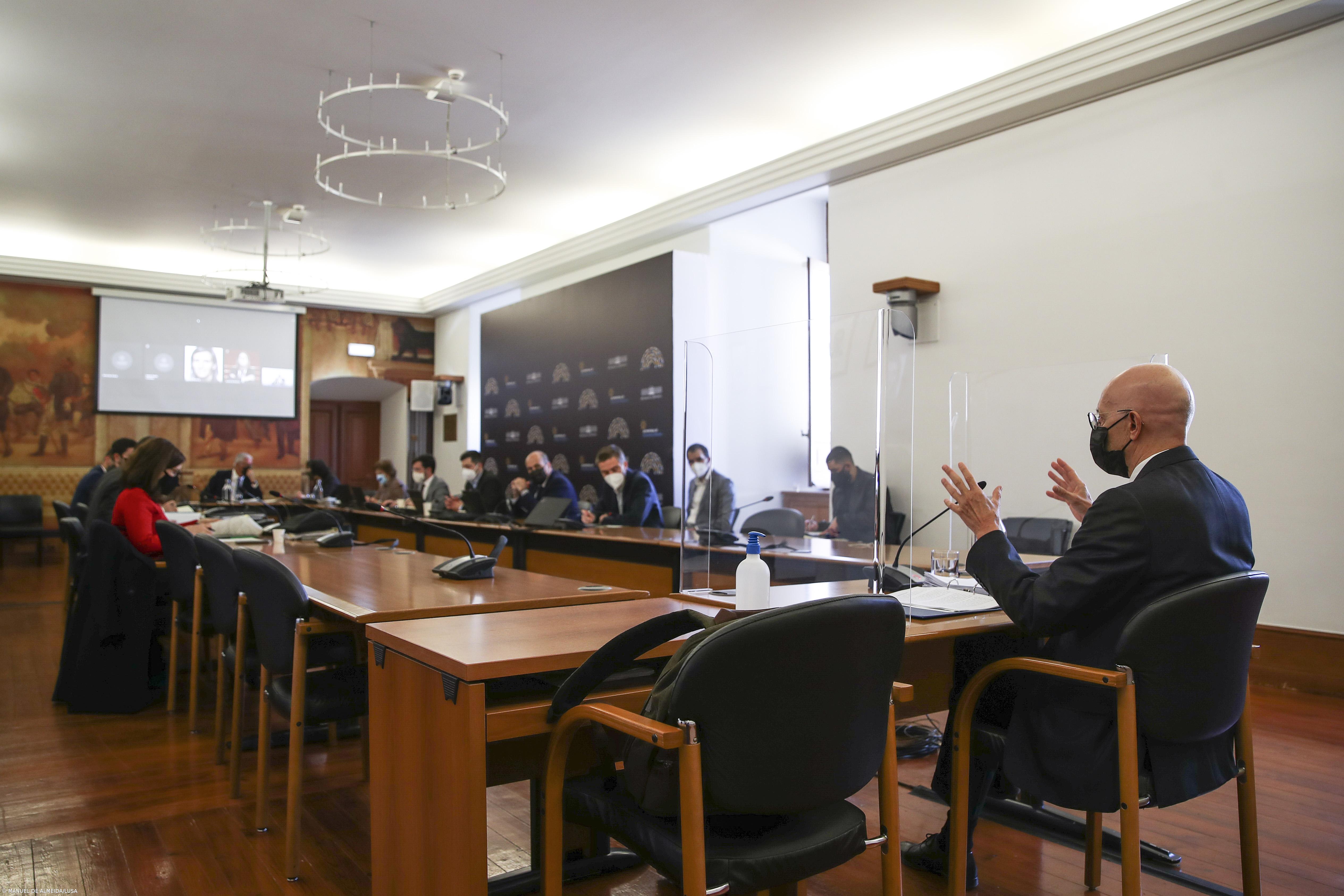 Vítor Bento diz que não teria entrado no BES se tivesse mantido exigência de contas aprovadas – Imagem 1