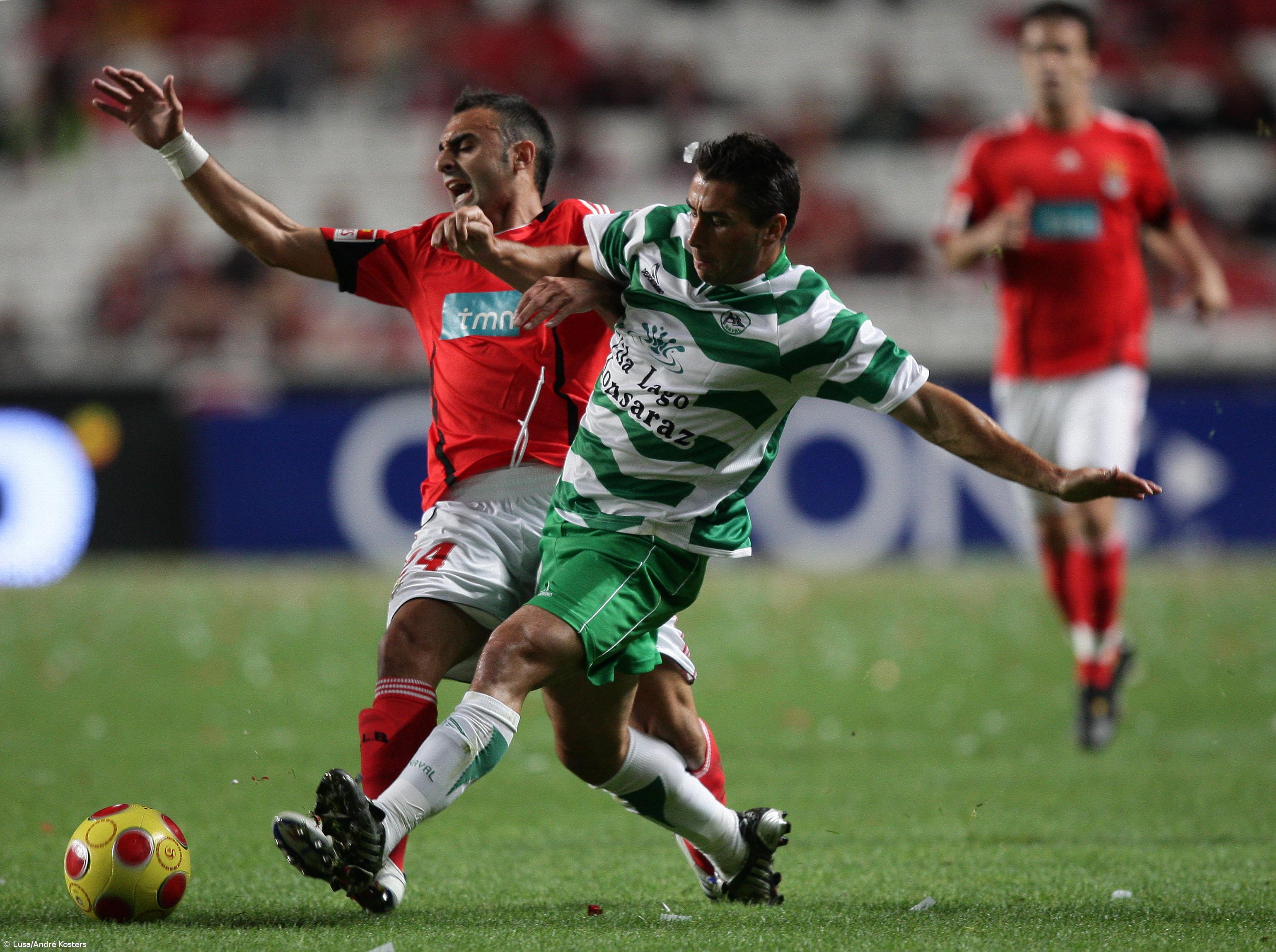 Benfica vence Naval e sobe ao terceiro lugar – Imagem 1