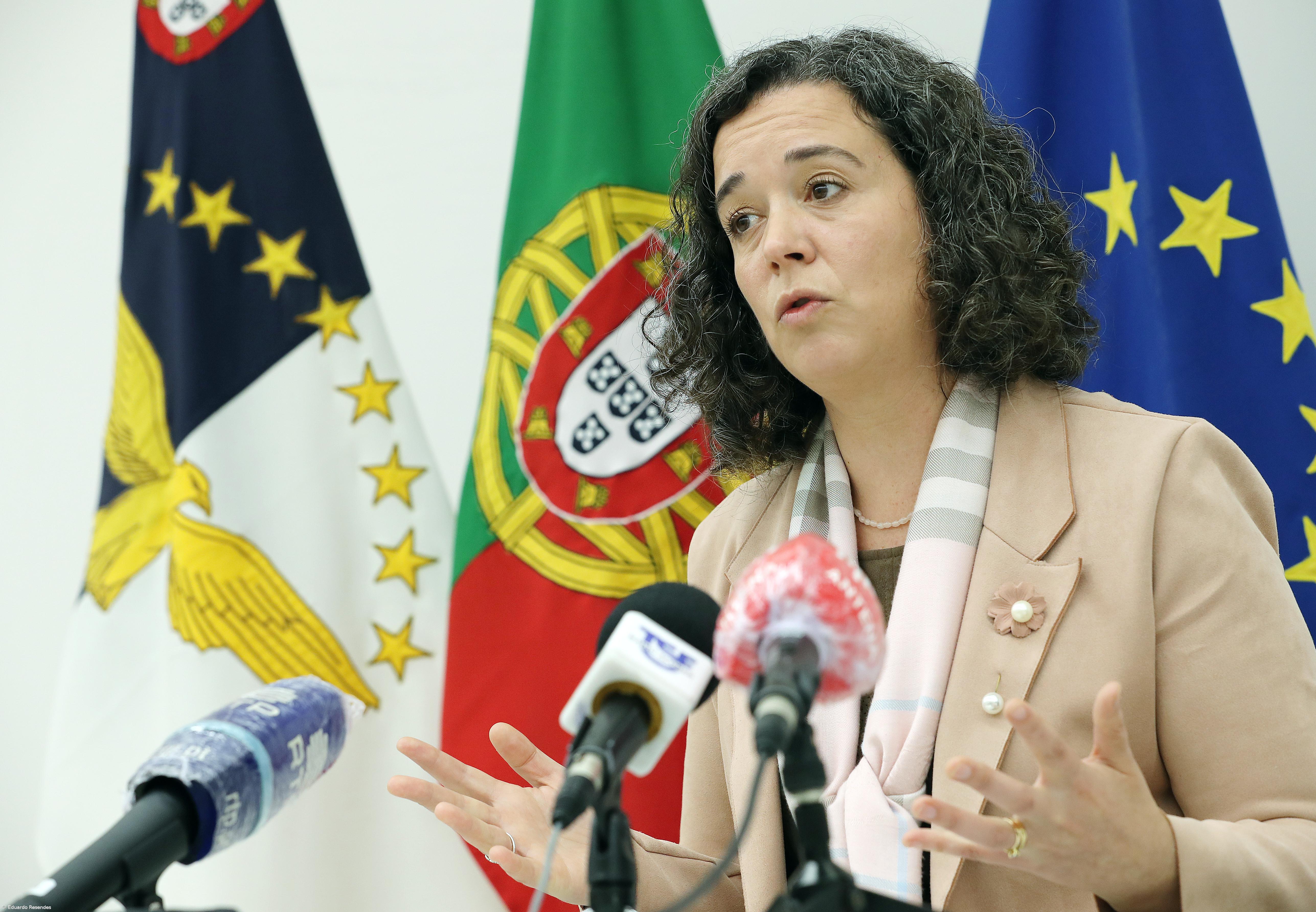 Governo dos Açores vai adquirir 3.000 computadores e mil 'tablets' – Imagem 1