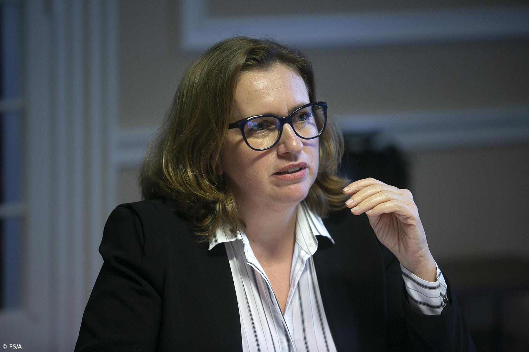 Autarca de Vila do Porto “indignada” com taxas aeroportuárias reduzidas nas Lajes – Imagem 1