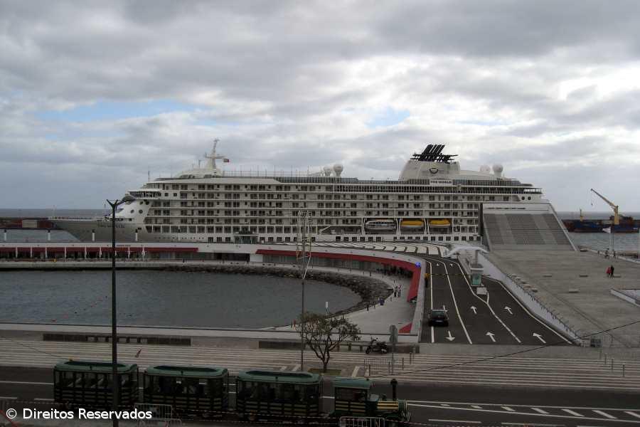 "Apartamentos flutuantes"de luxo nas Portas do Mar – Imagem 1