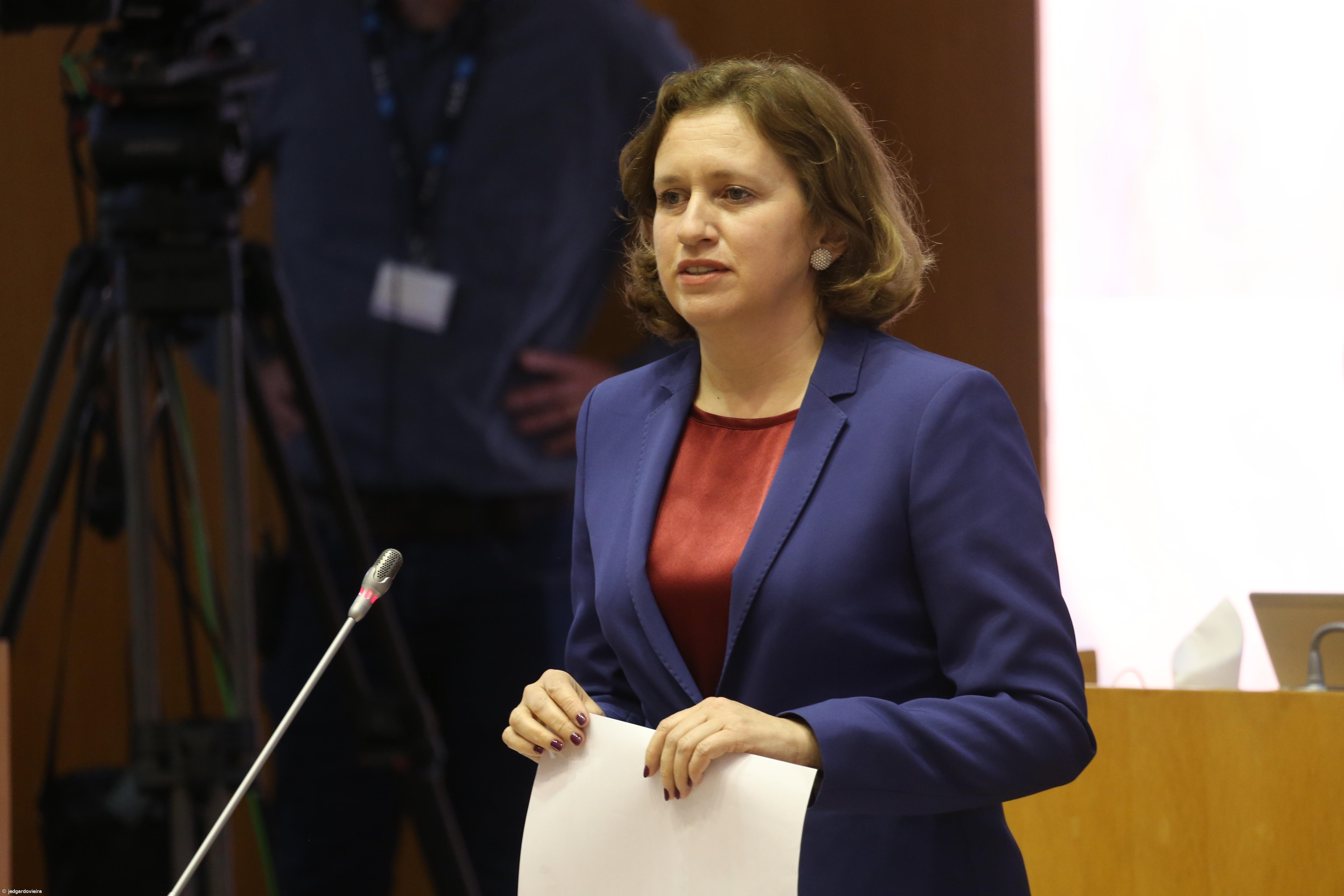 PS candidata Bárbara Chaves a Vila do Porto para Santa Maria ter futuro “sustentado” – Imagem 1