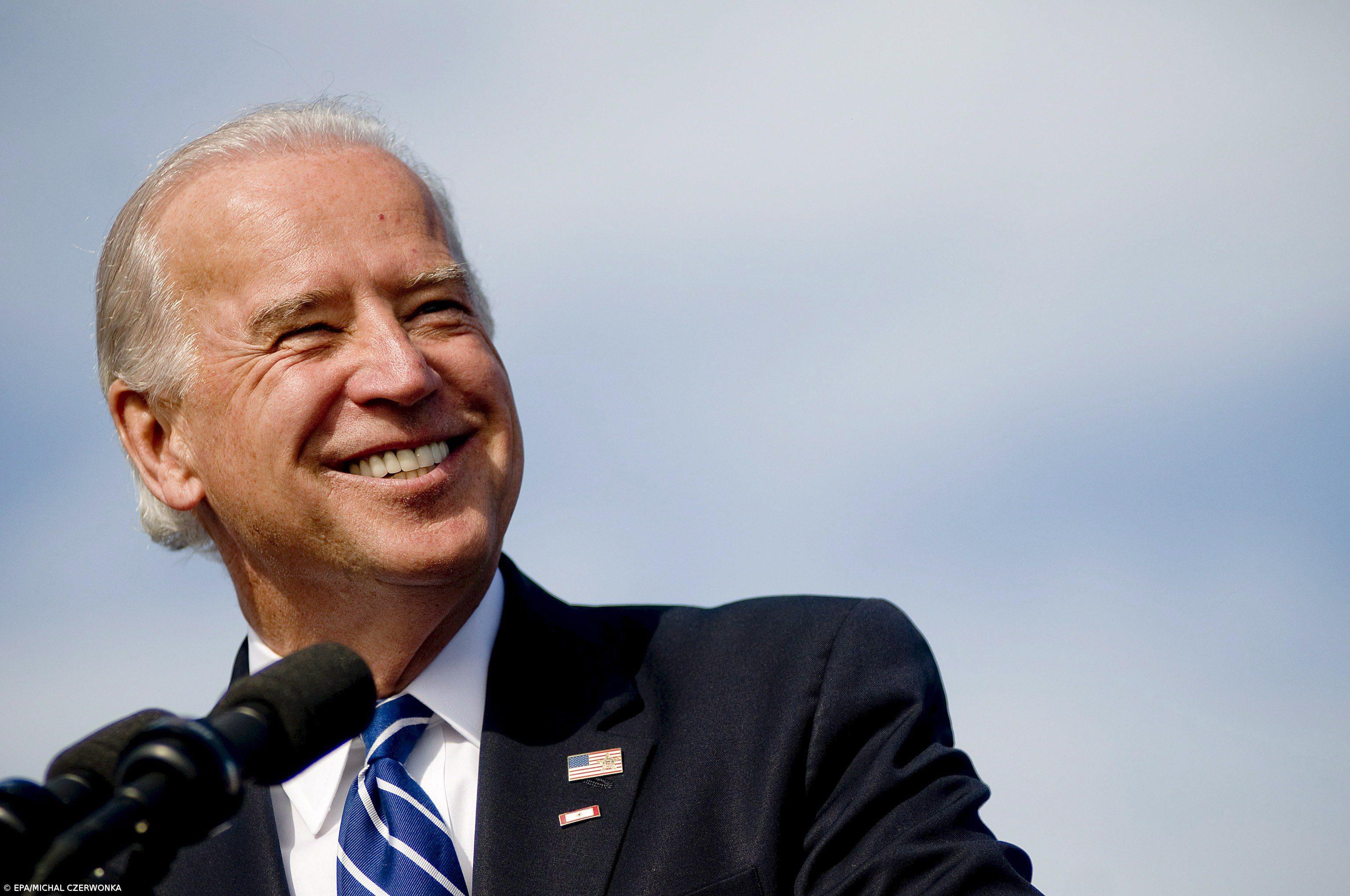 Biden e Obama 'arrastam' eleitores de vários estados para comício em Filadélfia – Imagem 1