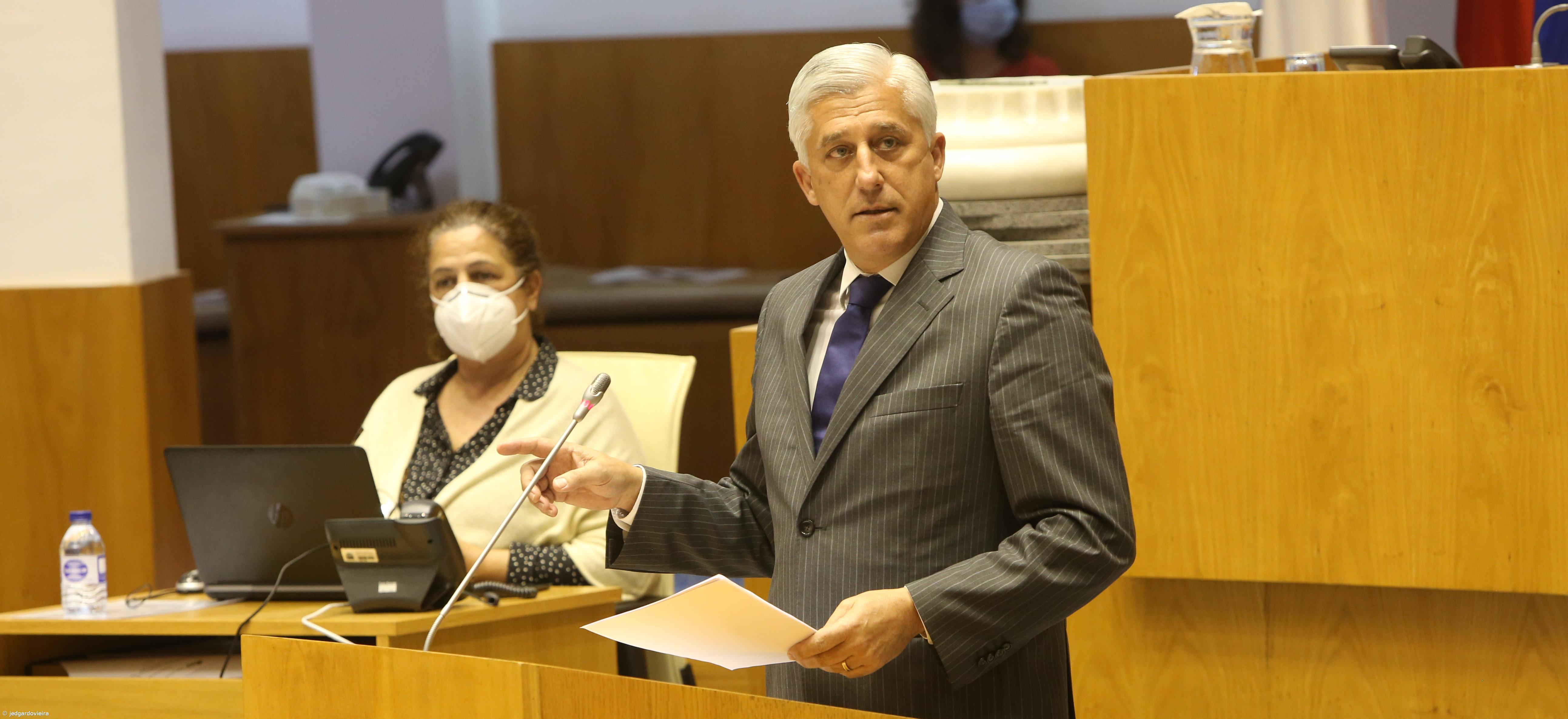 Secretário regional lembra que PSD/Açores se absteve durante crises do Governo do PS – Imagem 1