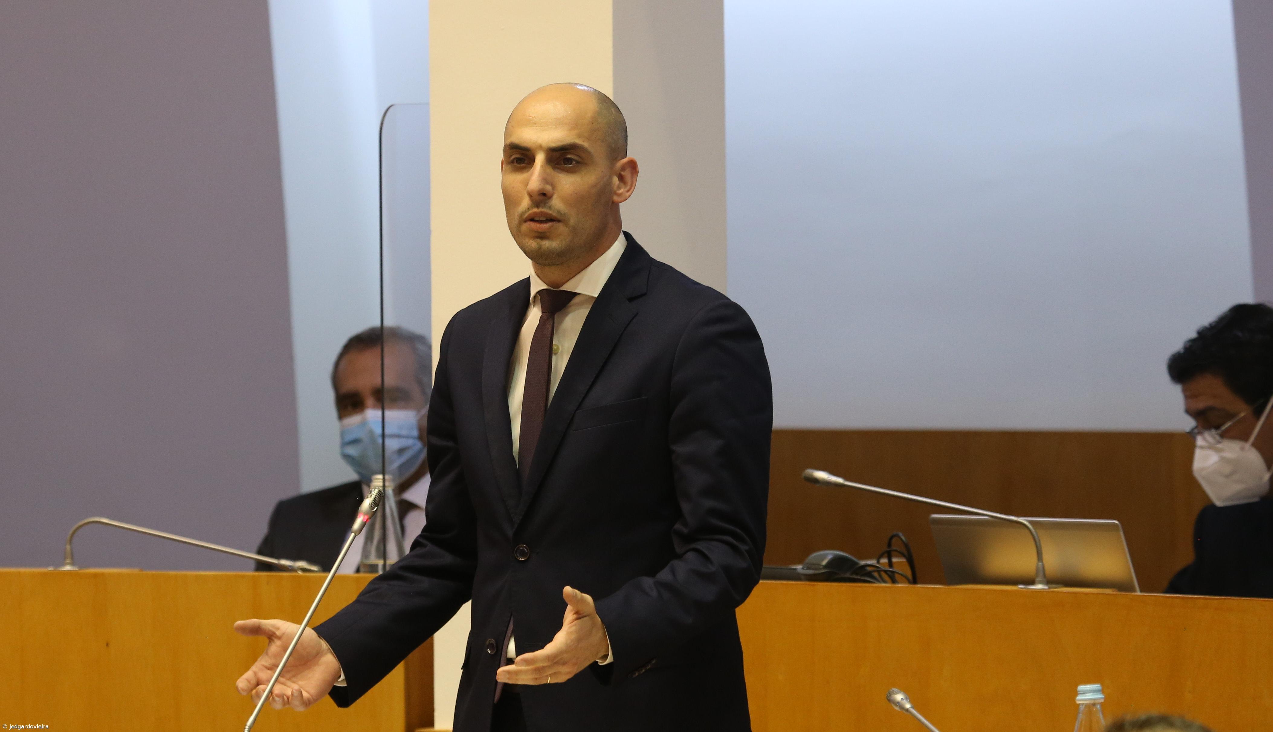 PS/Açores critica Orçamento de "ilusão e sobrevivência política" que promove "austeridade" – Imagem 1