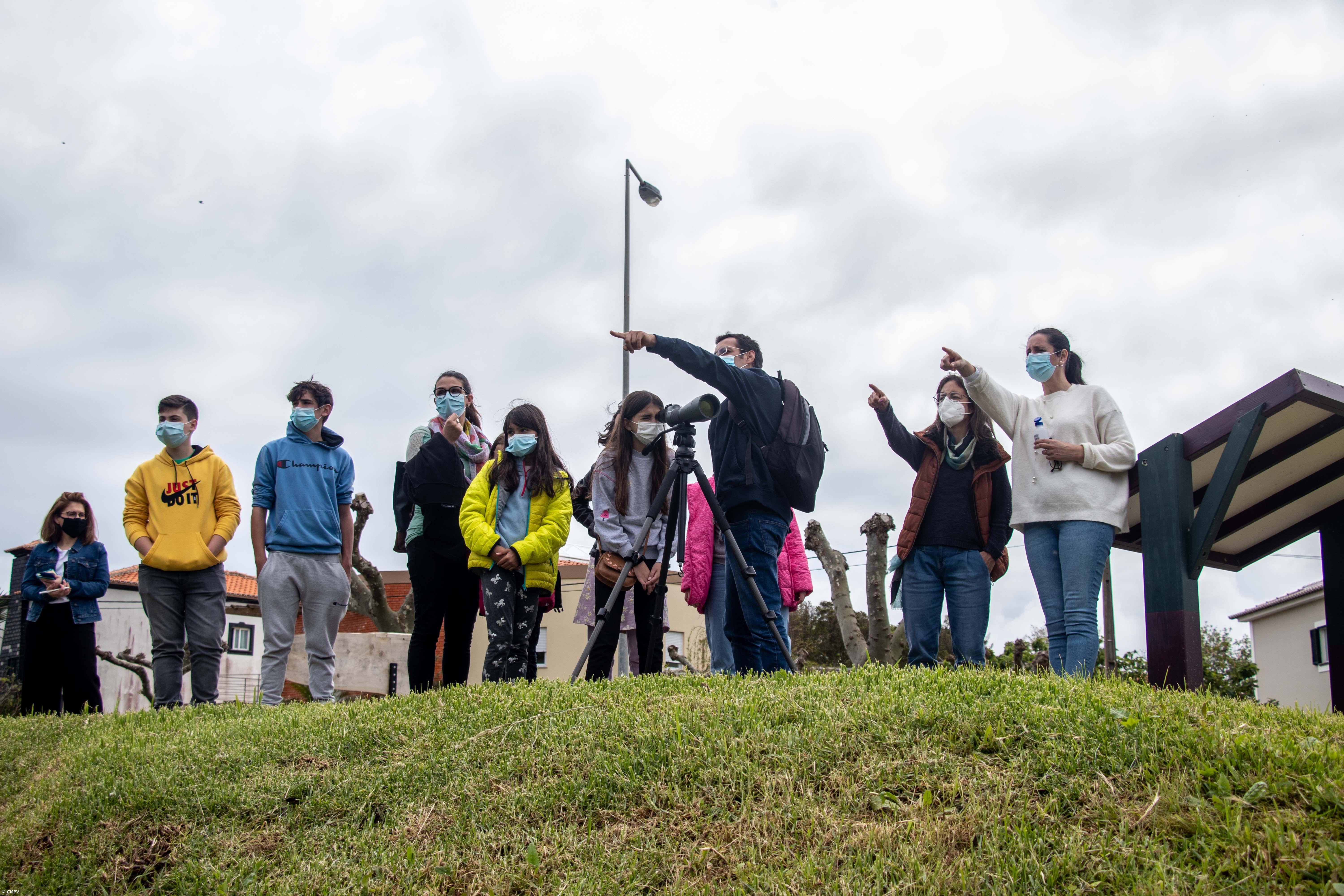 Grupo de Ambiente da EBI dos Biscoitos em ação de sensibilização  – Imagem 1