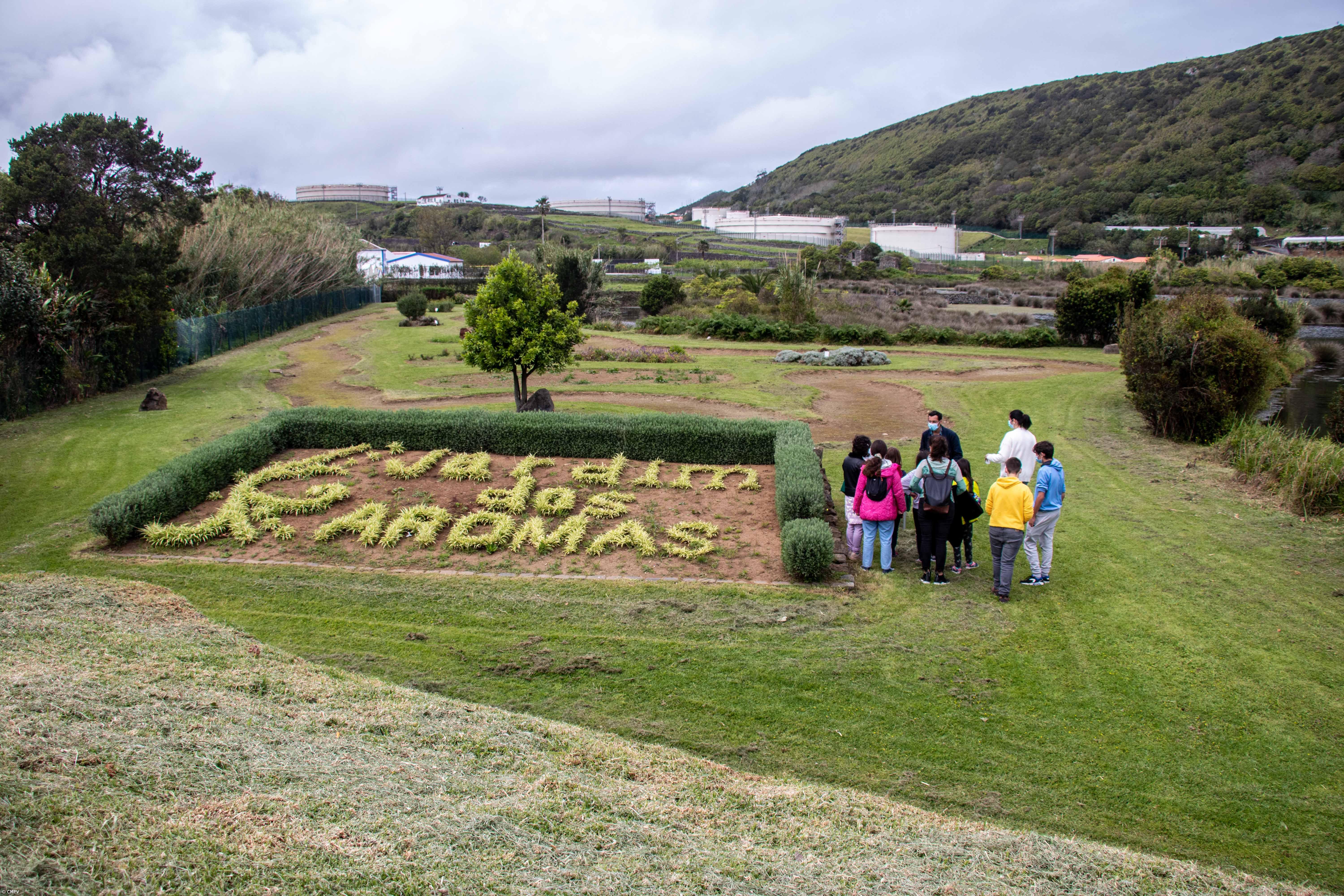 Grupo de Ambiente da EBI dos Biscoitos em ação de sensibilização  – Imagem 2