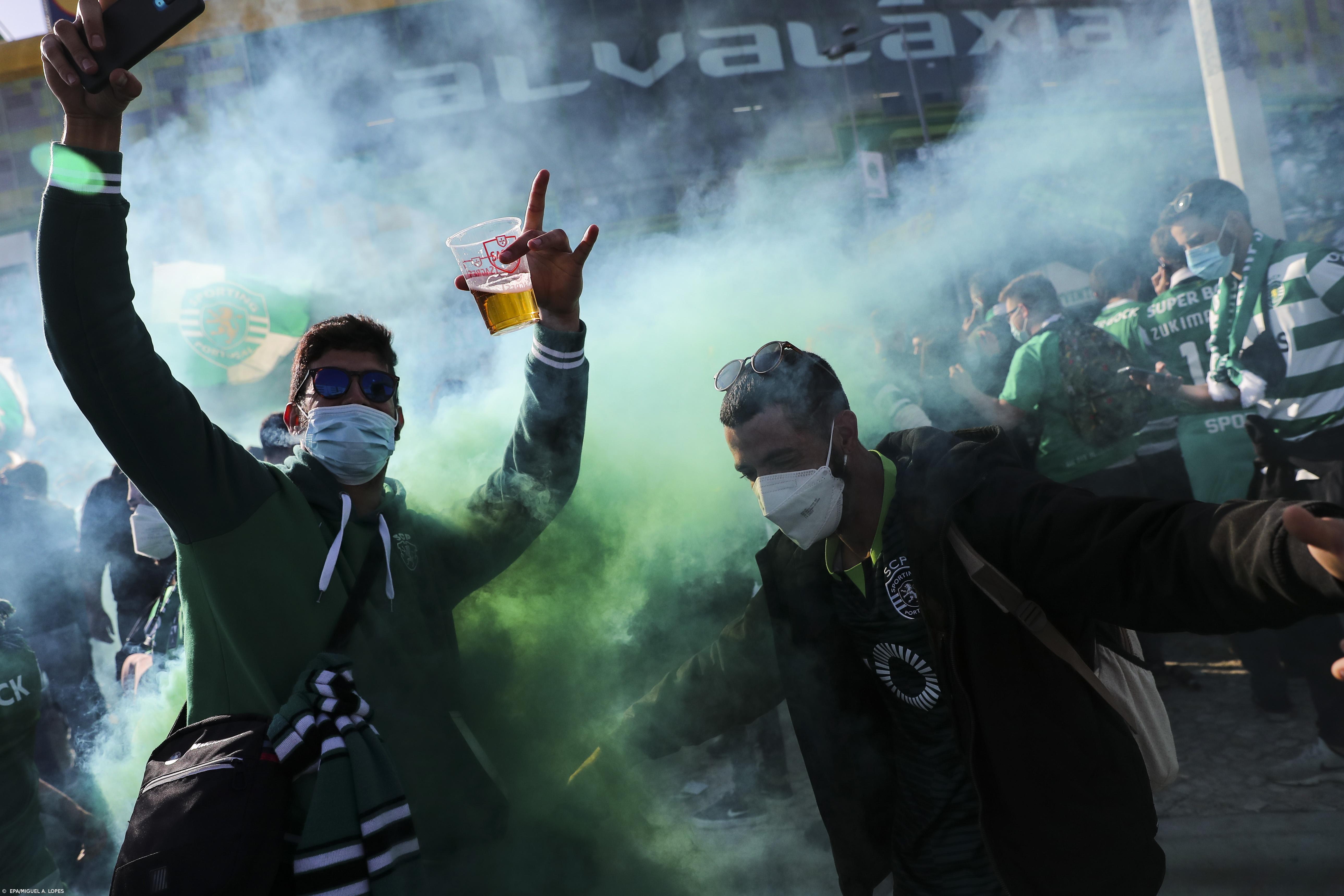 Confrontos entre adeptos e forças de segurança junto ao Estádio José Alvalade – Imagem 2