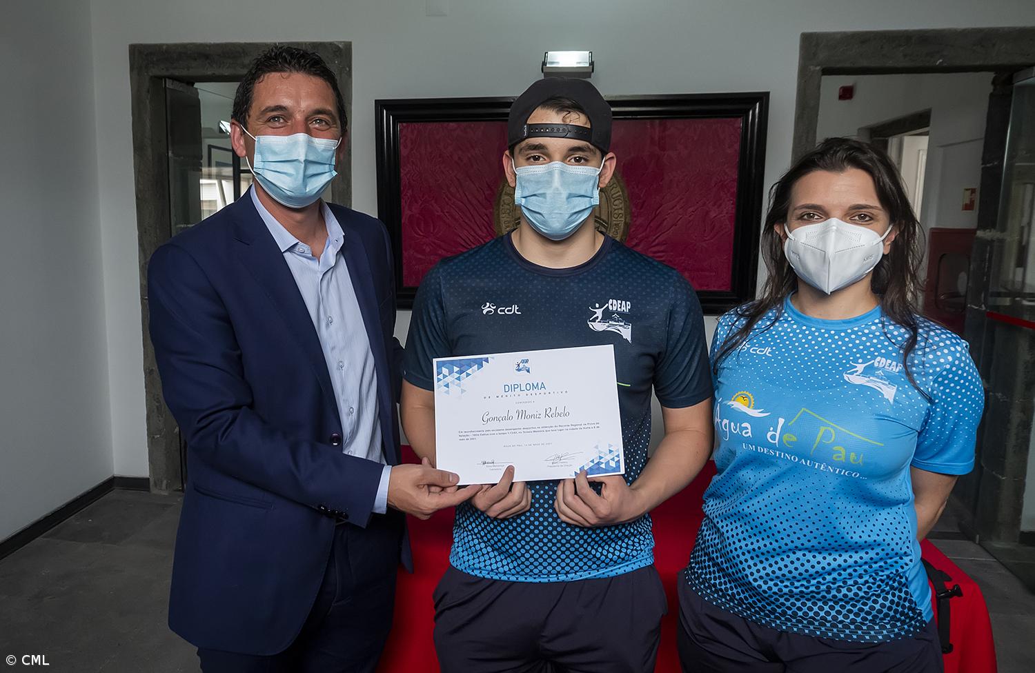 Clube Desportivo Escolar de Água de Pau recebido nos Paços do Concelho – Imagem 2