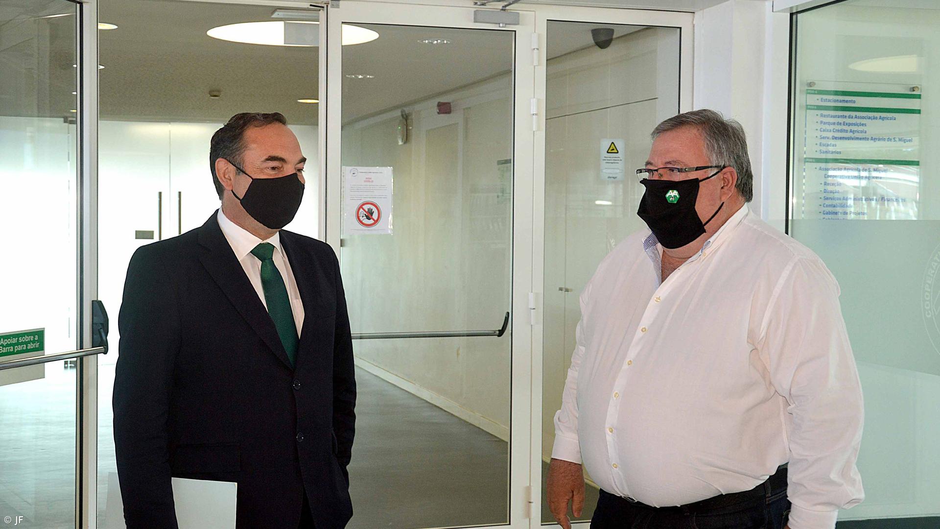 Leite pago ao produtor vai aumentar um cêntimo e meio nos Açores  – Imagem 1