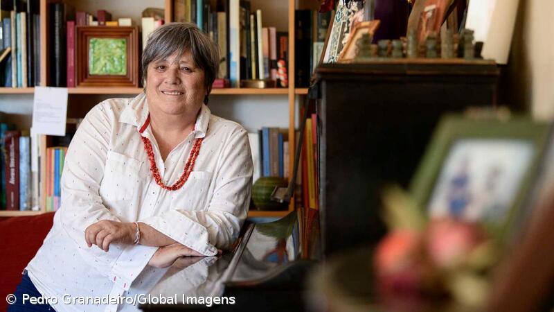 Poetisa portuguesa Ana Luísa Amaral ganha Prémio Rainha Sofia de Poesia Ibero-Americana – Imagem 1