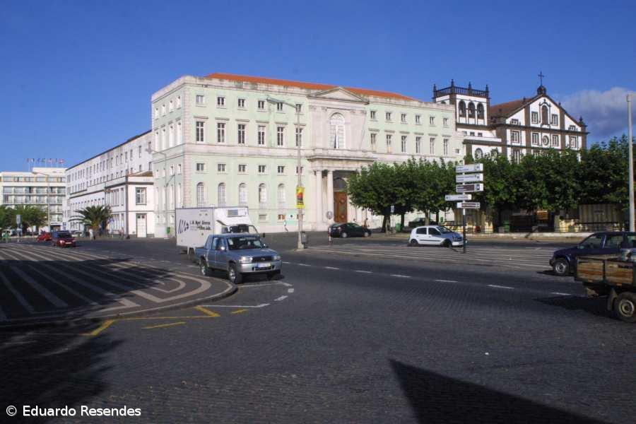 Direcção da Santa Casa quer destituir provedor Luís Silva – Imagem 1