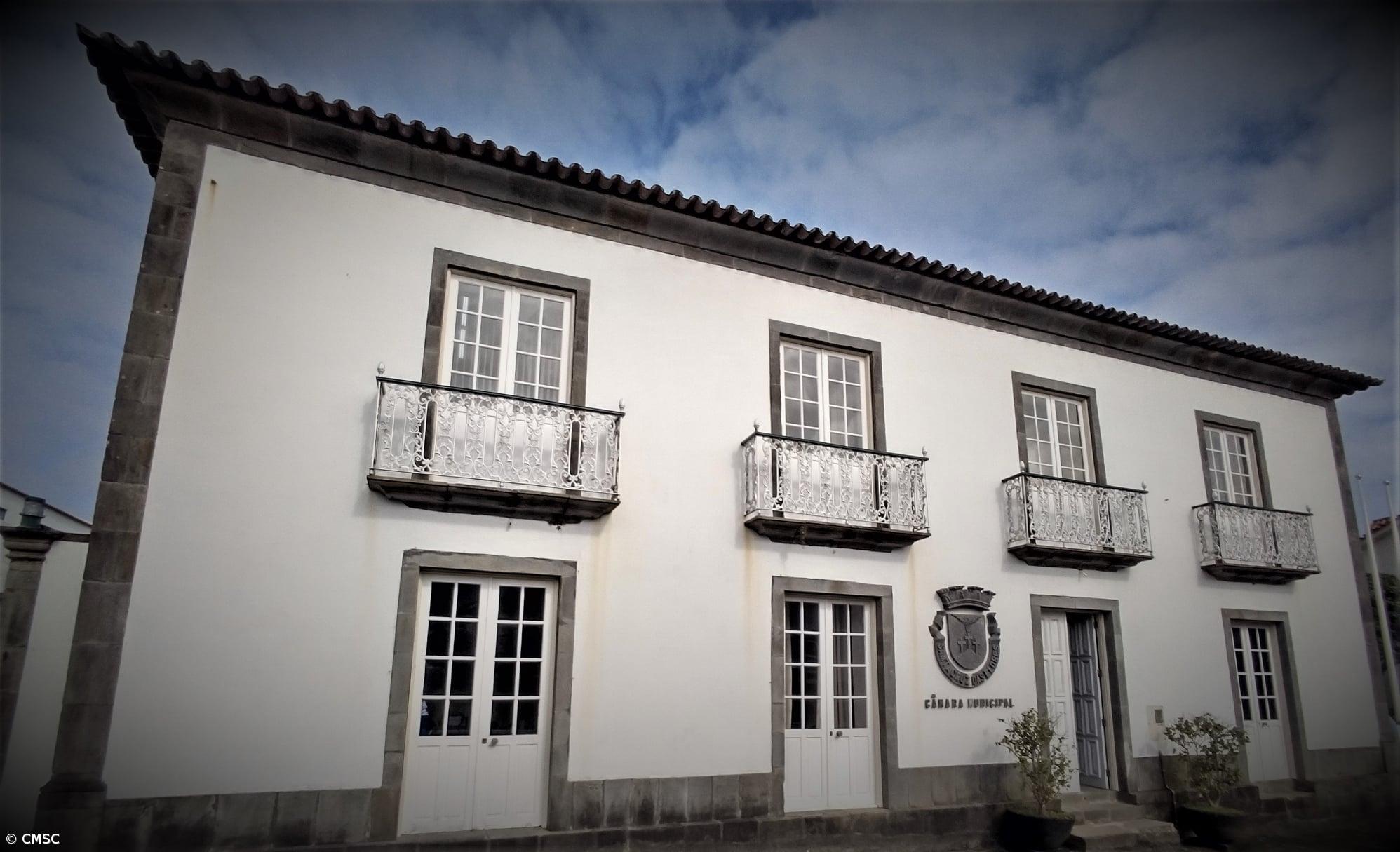 Autarquia alerta para transporte como “muitos atrasos” e “carga estradas” nas Flores – Imagem 1
