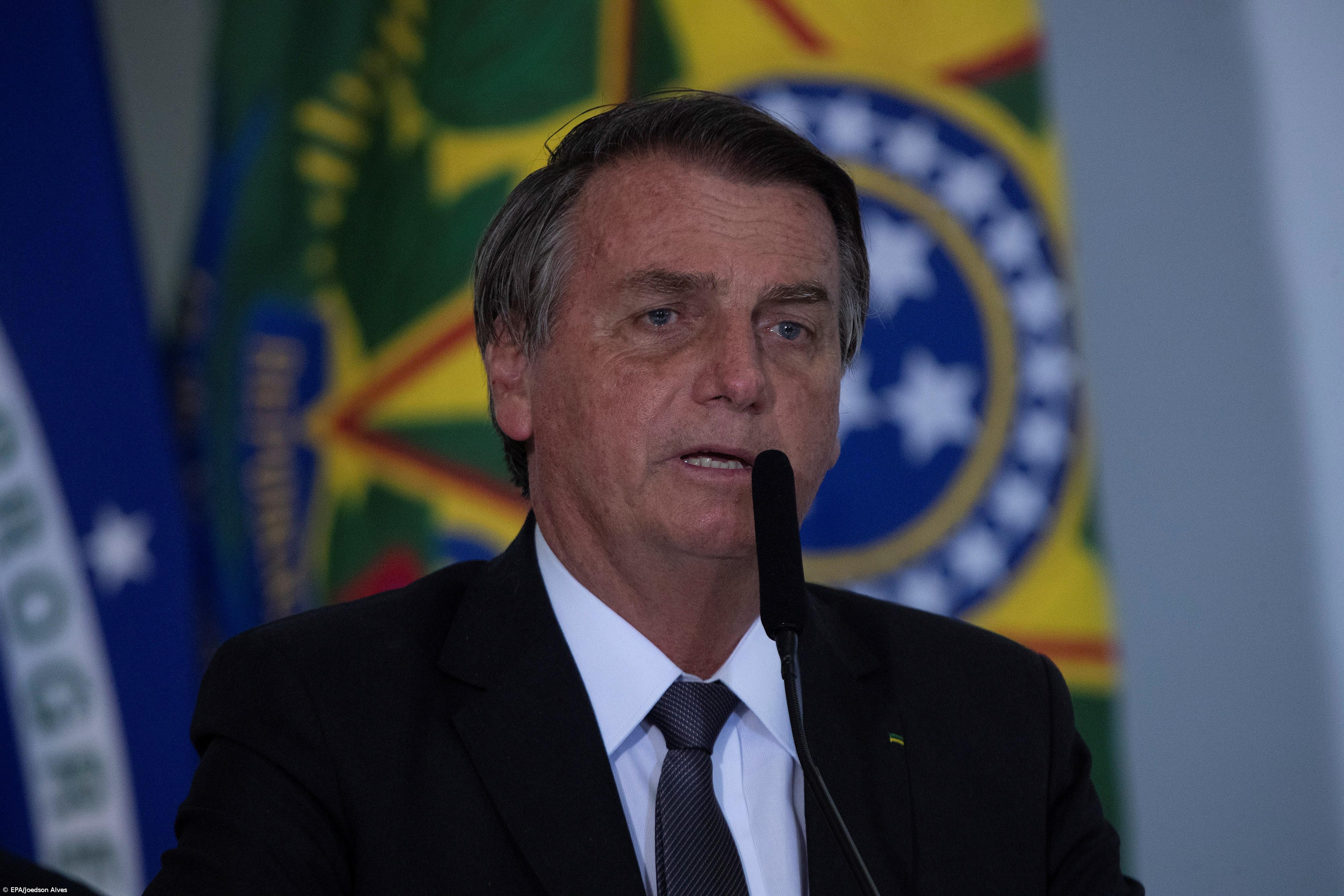 Bolsonaro tenta prolongar estadia nos EUA com visto de turista  – Imagem 1