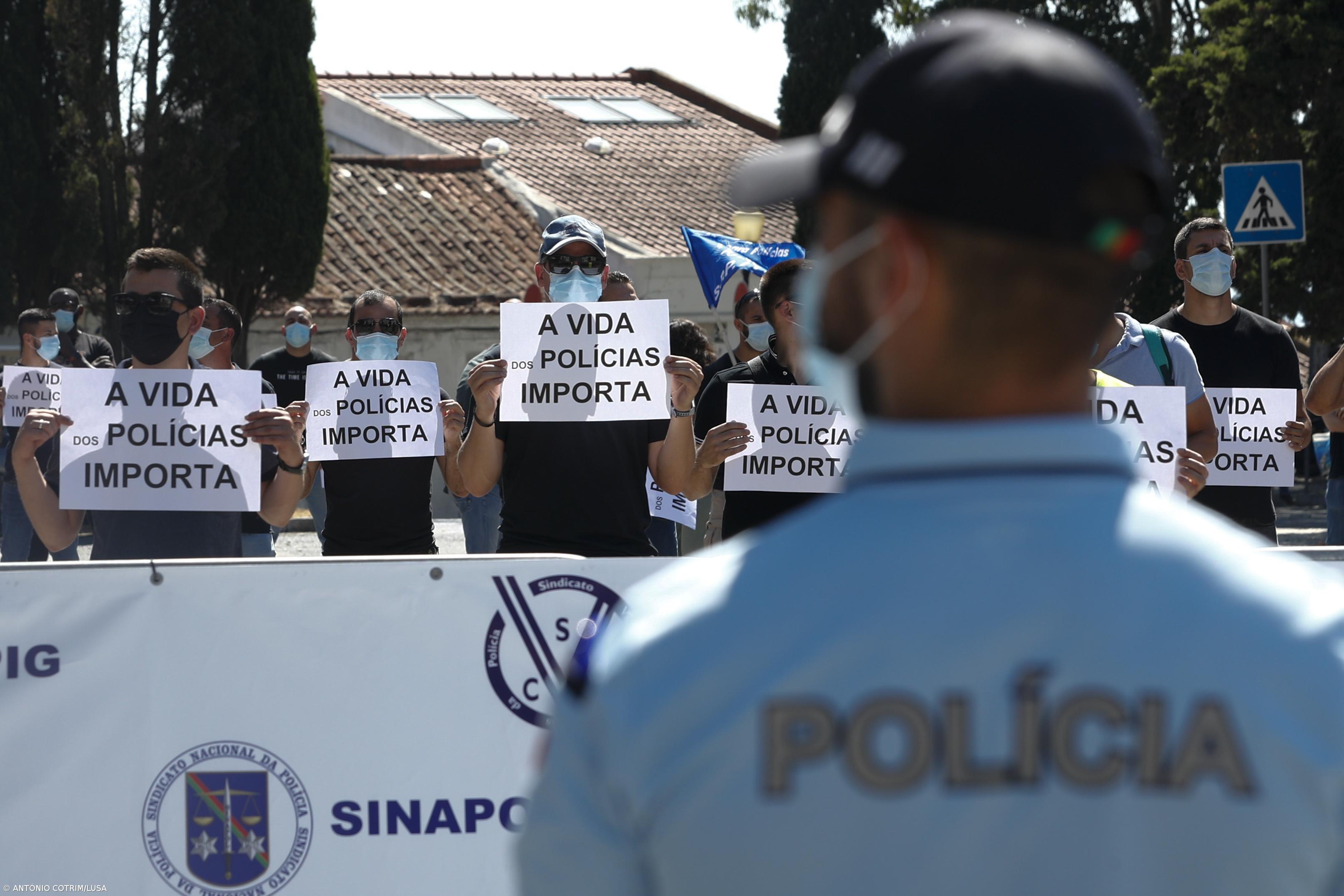 Elmentos das forças de segurança pedem ao PR para sensibilizar Governo para aumentos salariais – Imagem 1