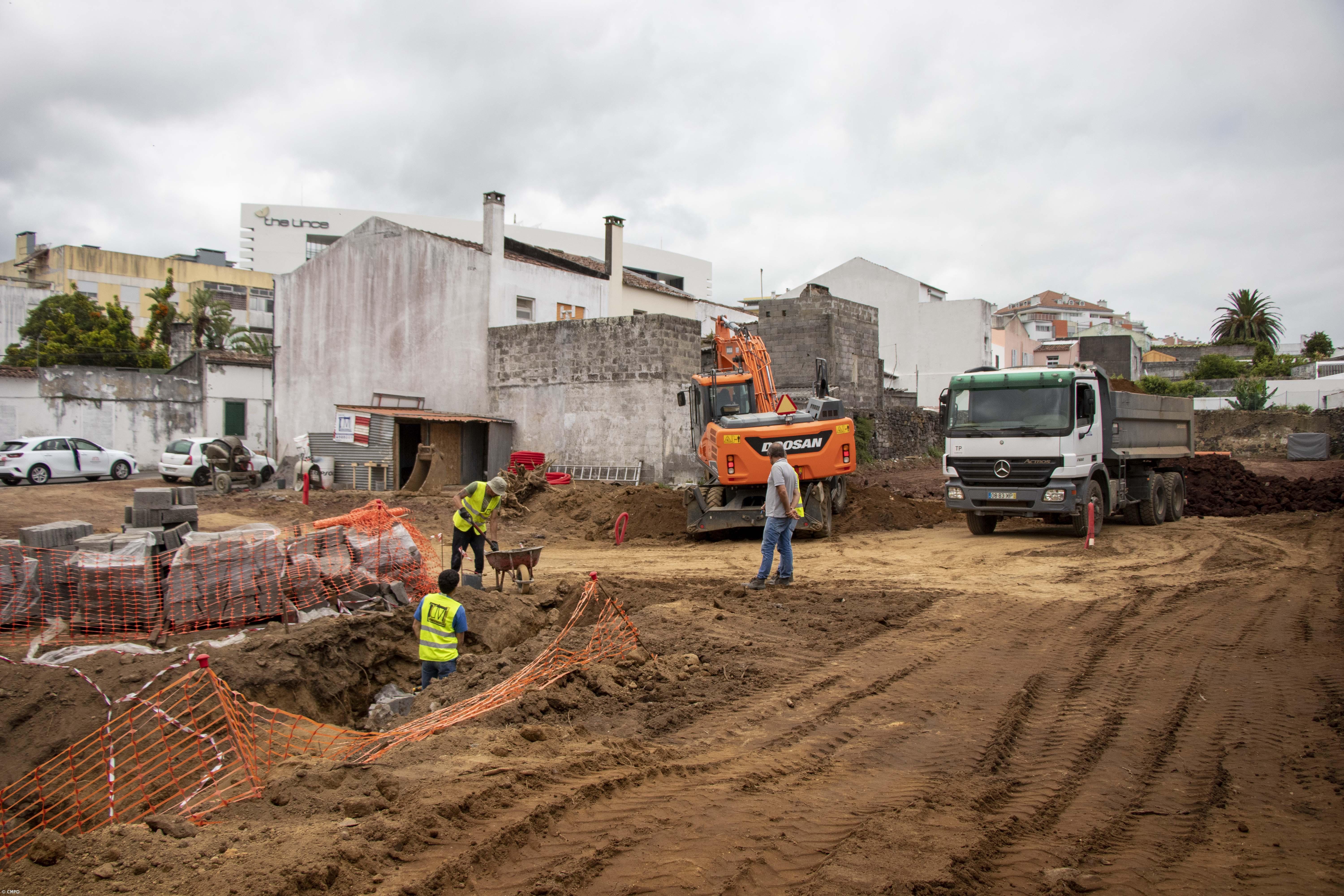 Parque da Rua do Moinho de Vento vai criar mais de 50 lugares de estacionamento gratuito  – Imagem 1