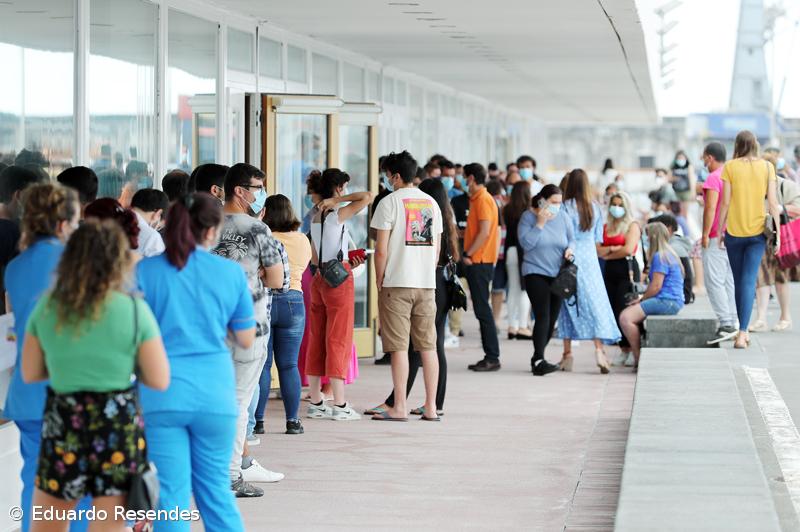 Vacinadas cerca de 1.300 pessoas nos primeiros dias da ‘Casa Aberta’ em Ponta Delgada – Imagem 1