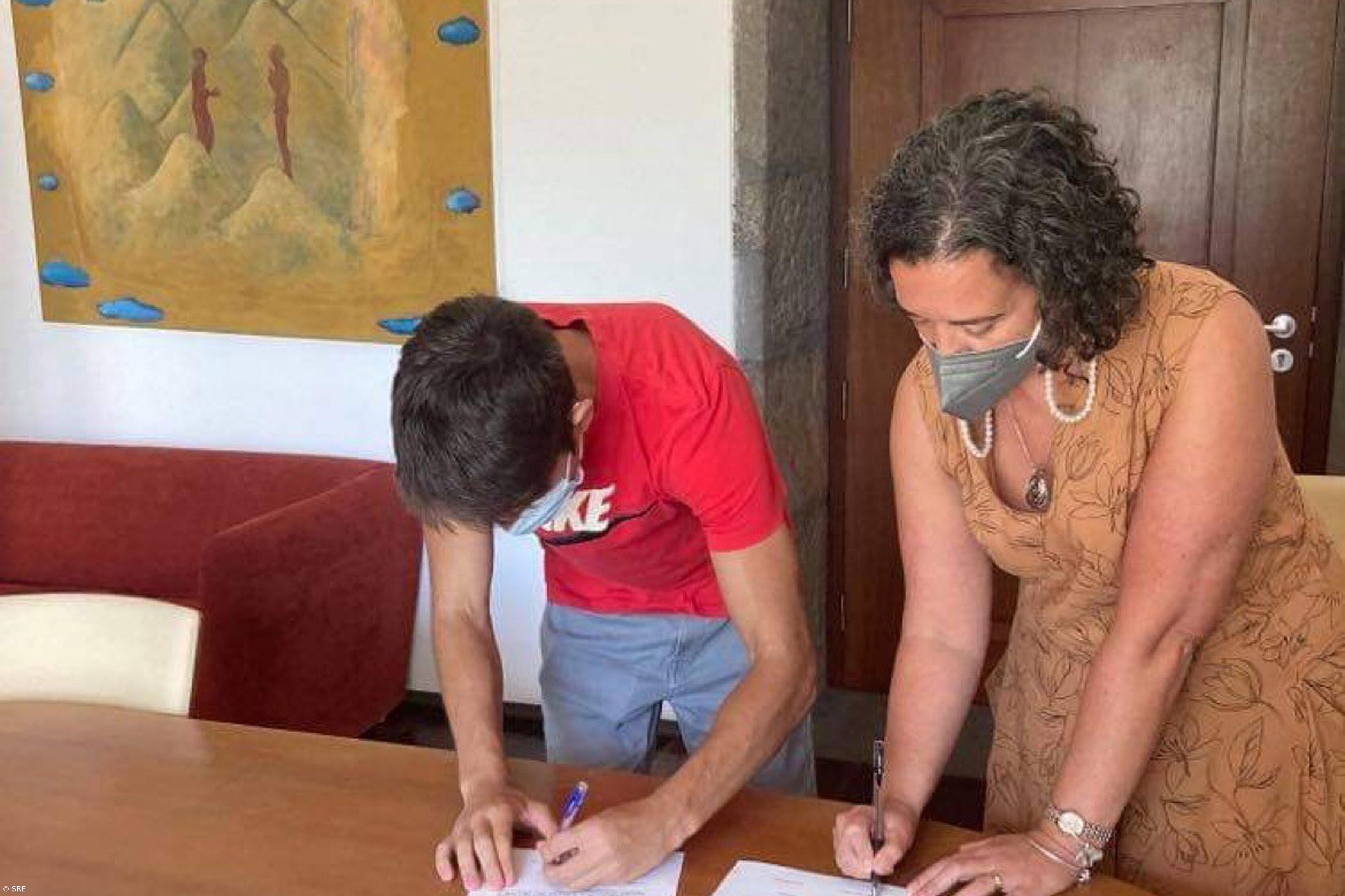 Secretaria da Educação entrega prémio a jovens empreendedores açorianos – Imagem 1