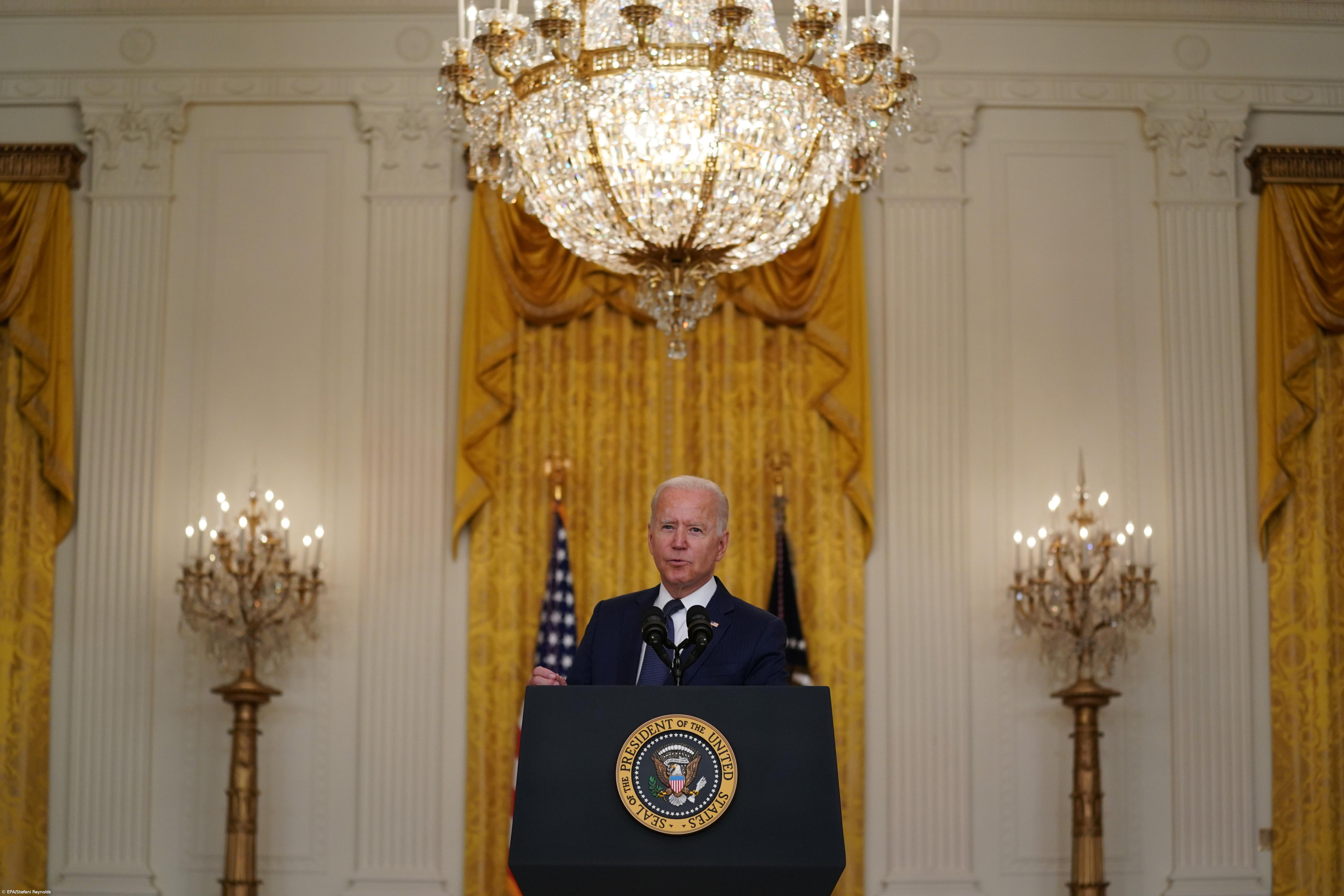 Biden garante compromisso com a Florida e ajuda para “reconstruir tudo" após furacão – Imagem 1