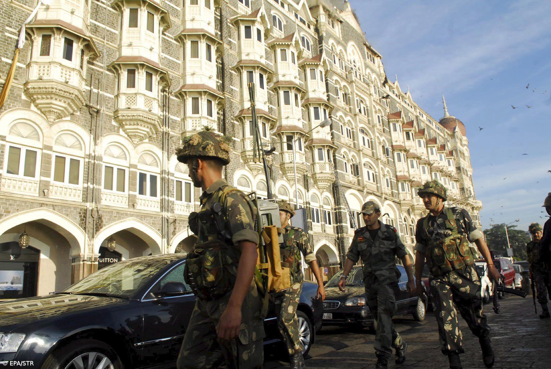 Estradas cortadas na Índia para conter manifestações contra violação de estudante – Imagem 1
