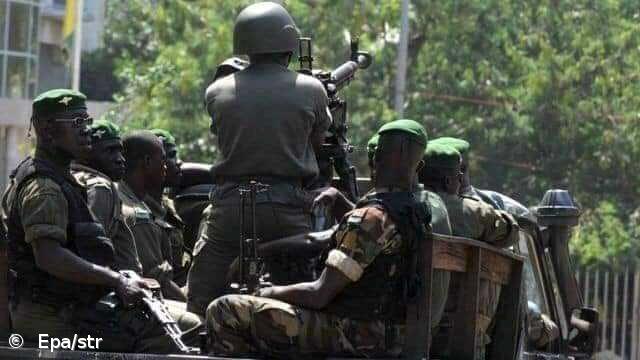 Forças Armadas guineenses em prevenção “por tempo indeterminado” após golpe em Conacri – Imagem 1