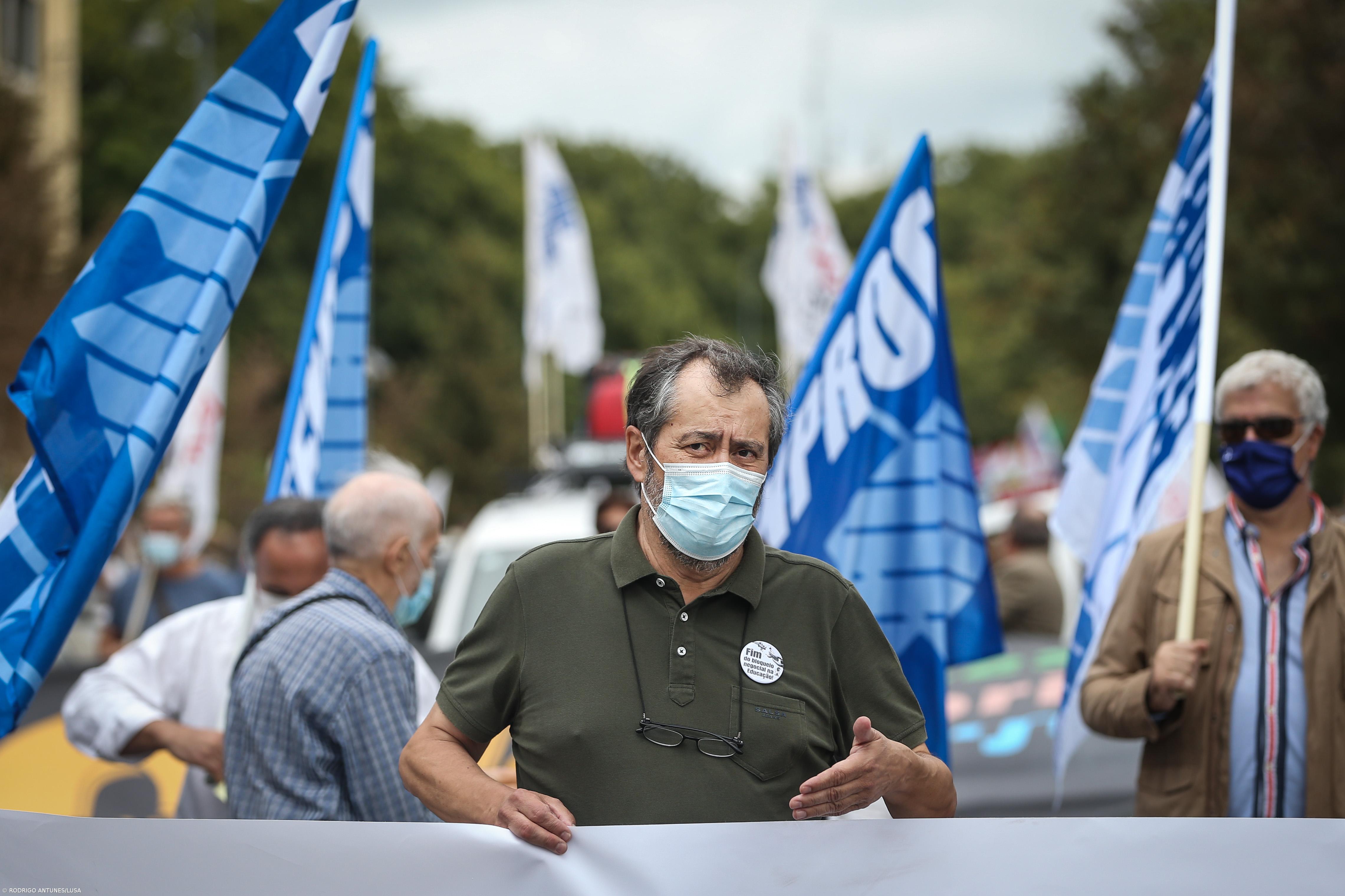 Sindicatos dos professores antecipam manifestação nacional para 11 de fevereiro – Imagem 1