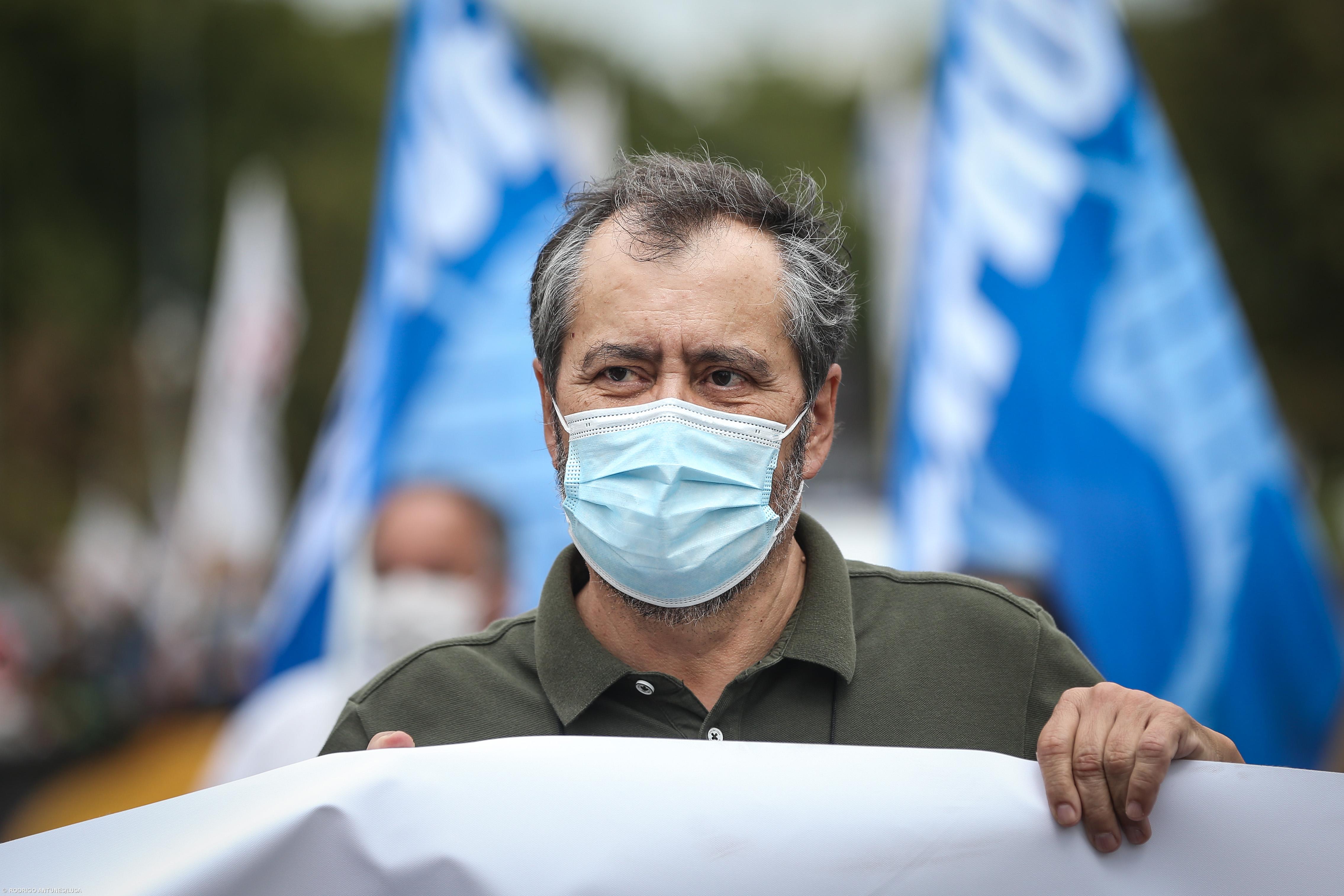 Fenprof avança para tribunal para tutela revelar efeitos da pandemia nas escolas – Imagem 1