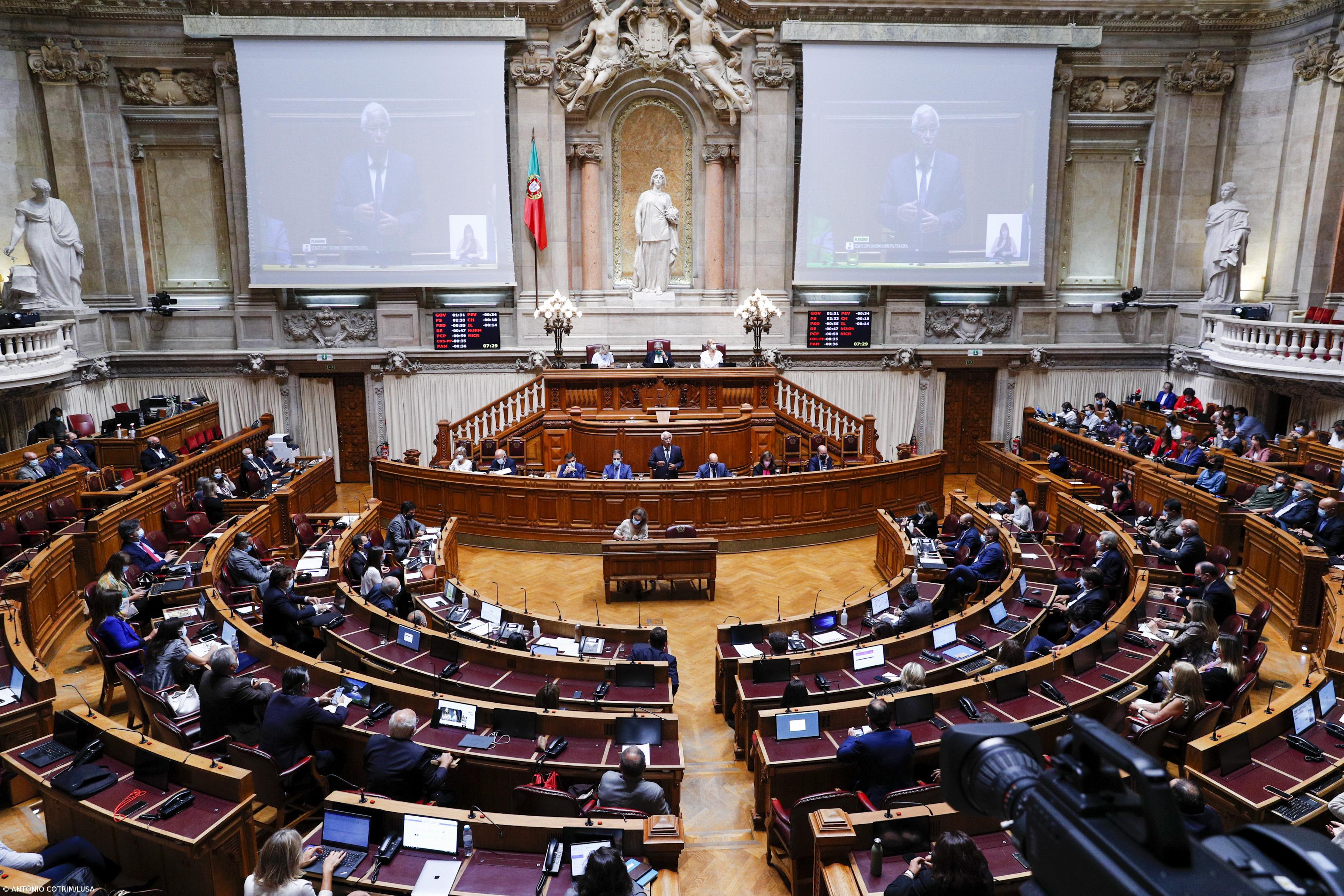 Parlamento aprova na generalidade alargamento do luto parental para 20 dias consecutivos – Imagem 1