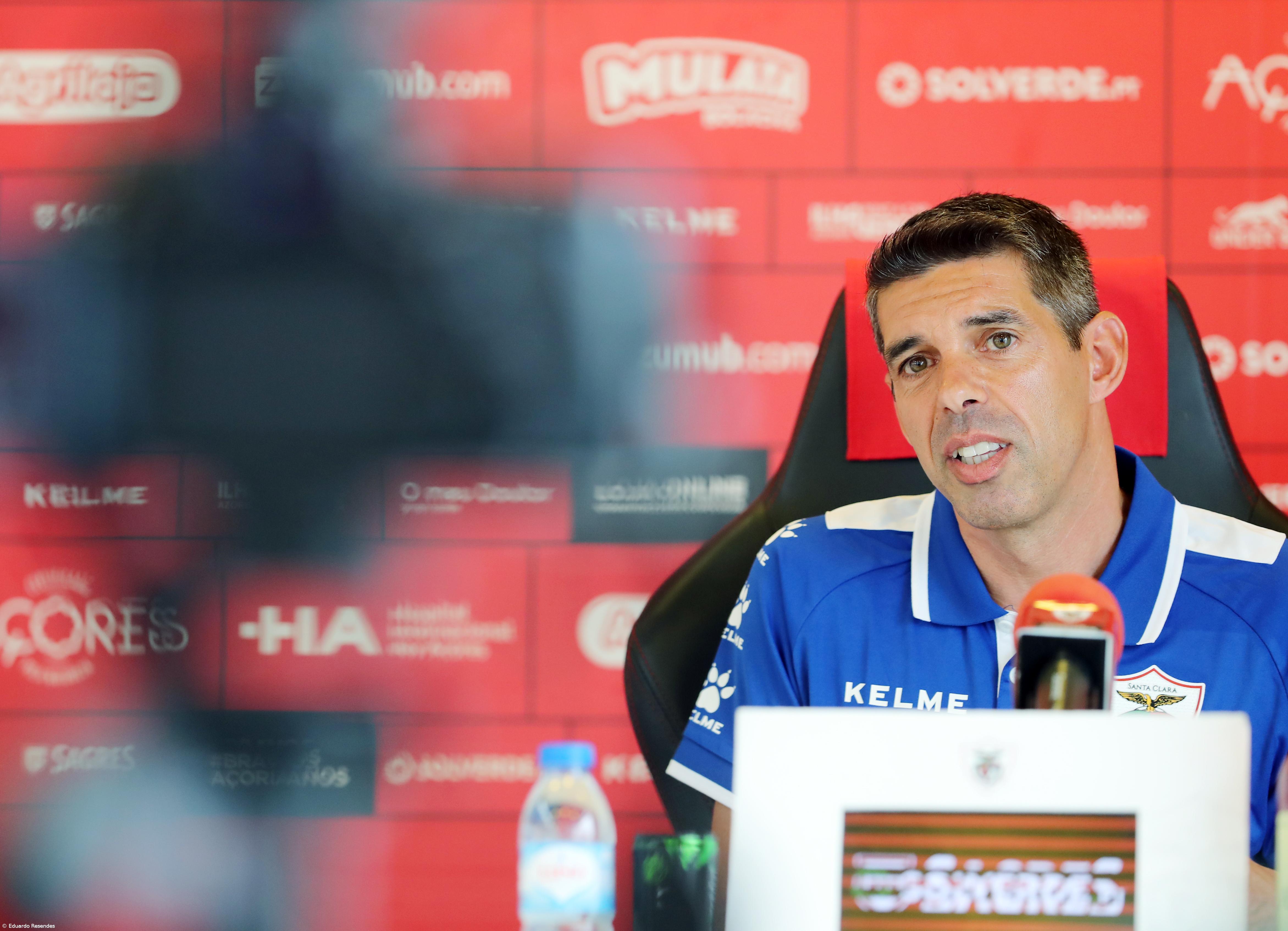 Treinador do Santa Clara garante equipa a dar tudo em campo diante do FC Porto – Imagem 1