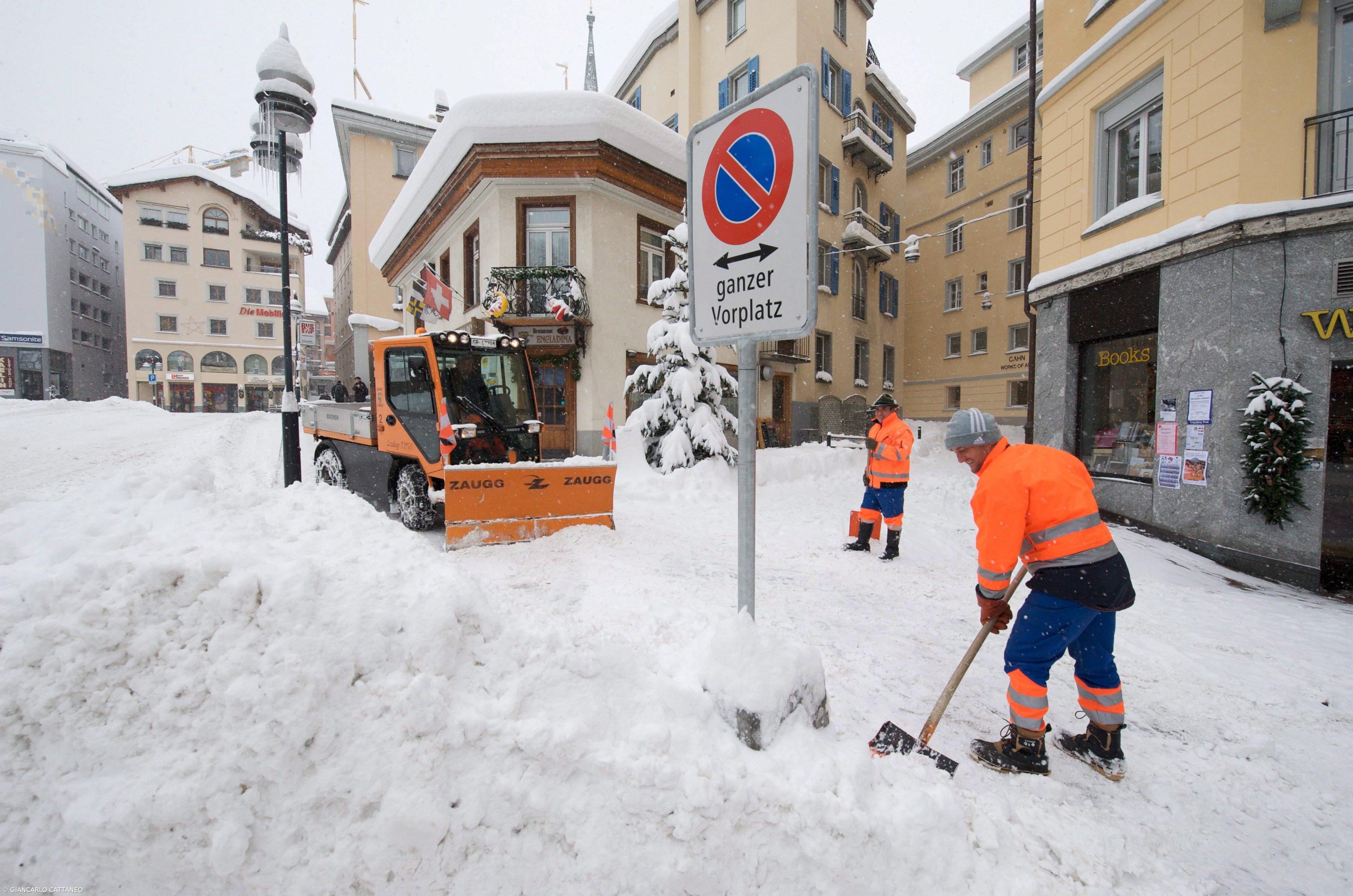 Temporal  isola localidades no norte  de Espanha  – Imagem 1