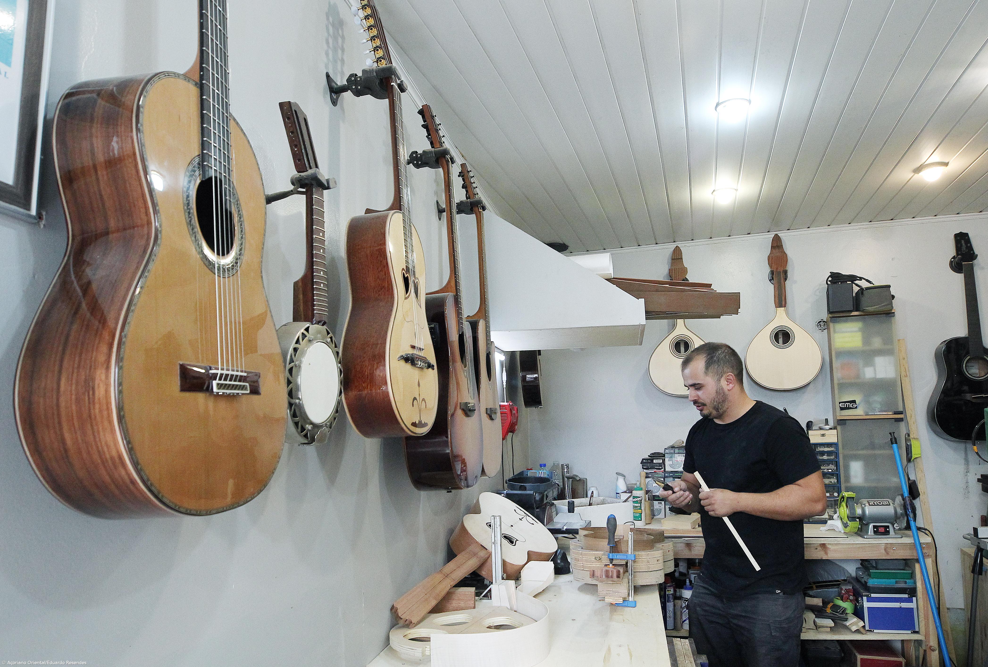 Hugo Raposo, one of rare luthiers in the Azores – Imagem 3