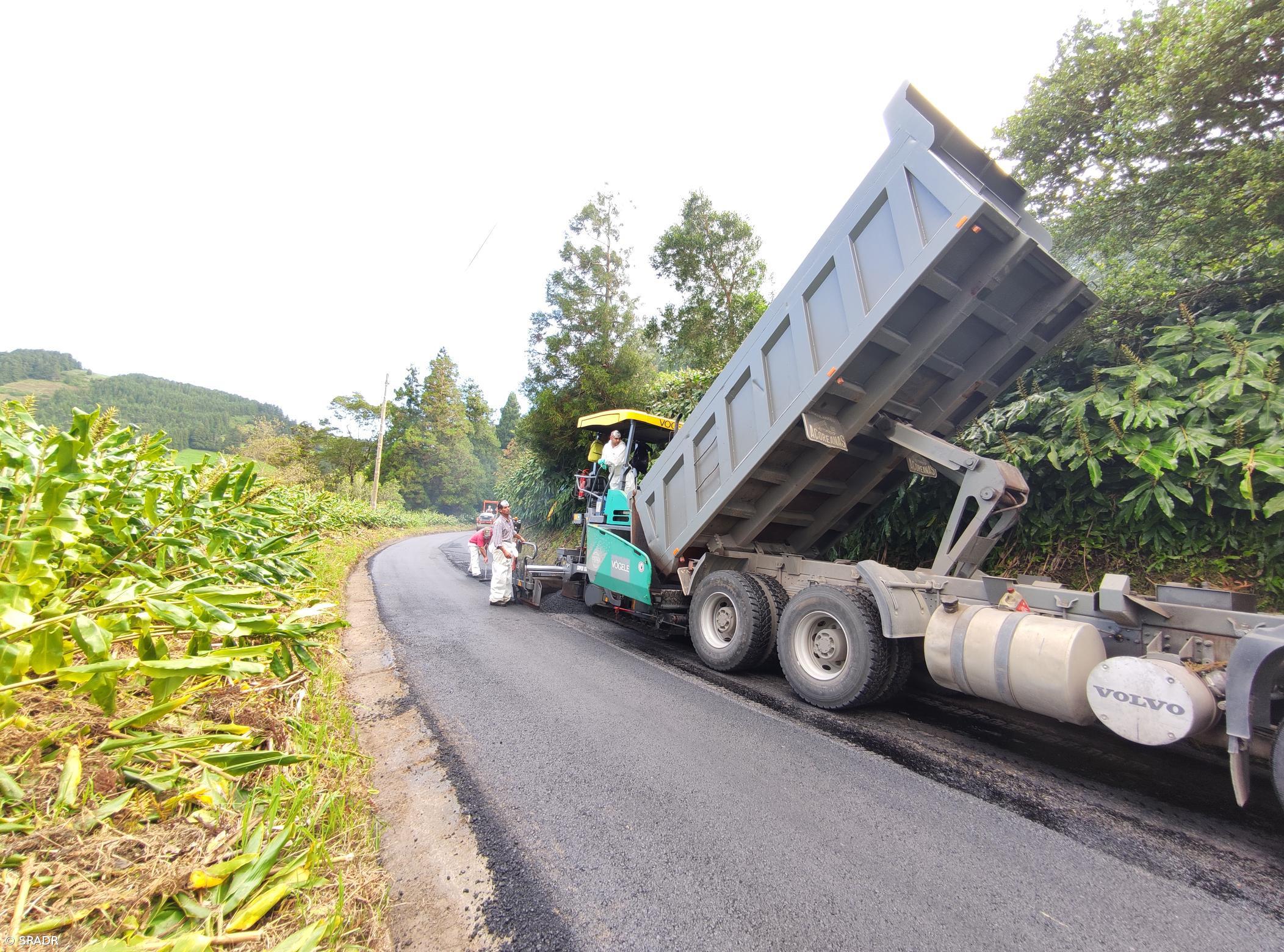 Governo dos Açores repavimenta caminhos rurais e florestais de São Miguel – Imagem 1